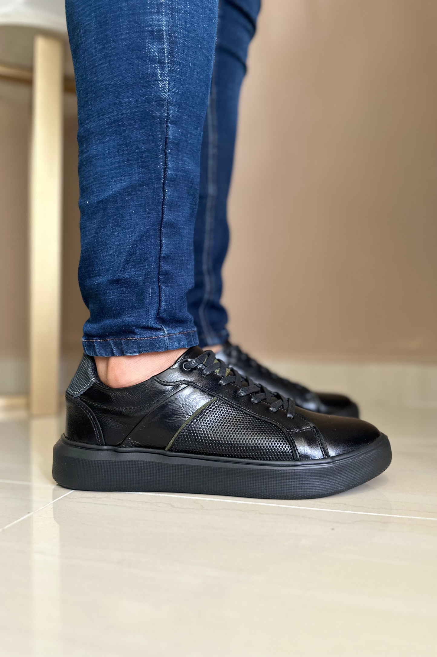 SNEAKER TOREC - EN CUERO - PARA HOMBRE - REF: SPN 3220