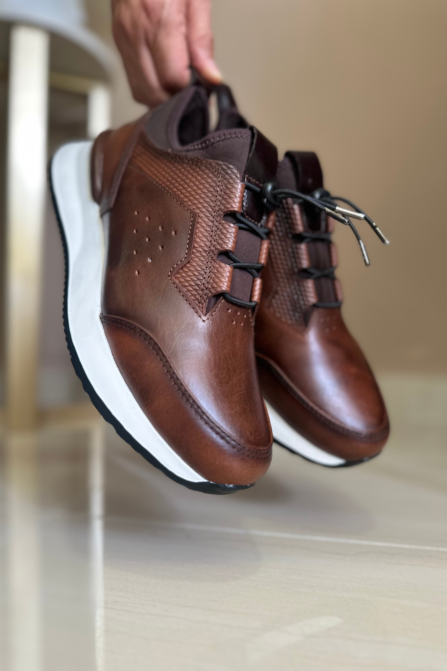 SNEAKERS YOUNG - PARA HOMBRE - EN CUERO 401