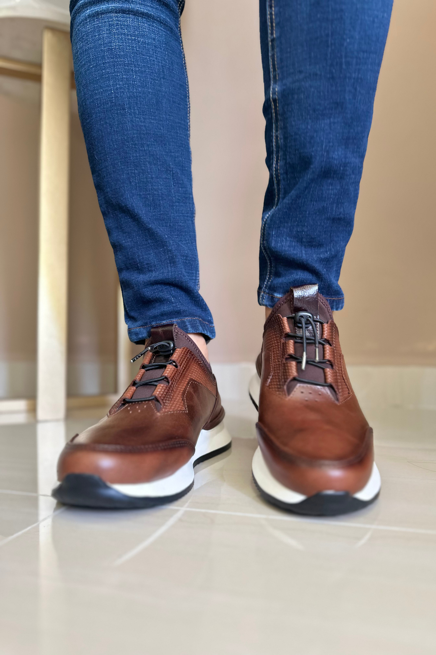 SNEAKERS YOUNG - PARA HOMBRE - EN CUERO 401