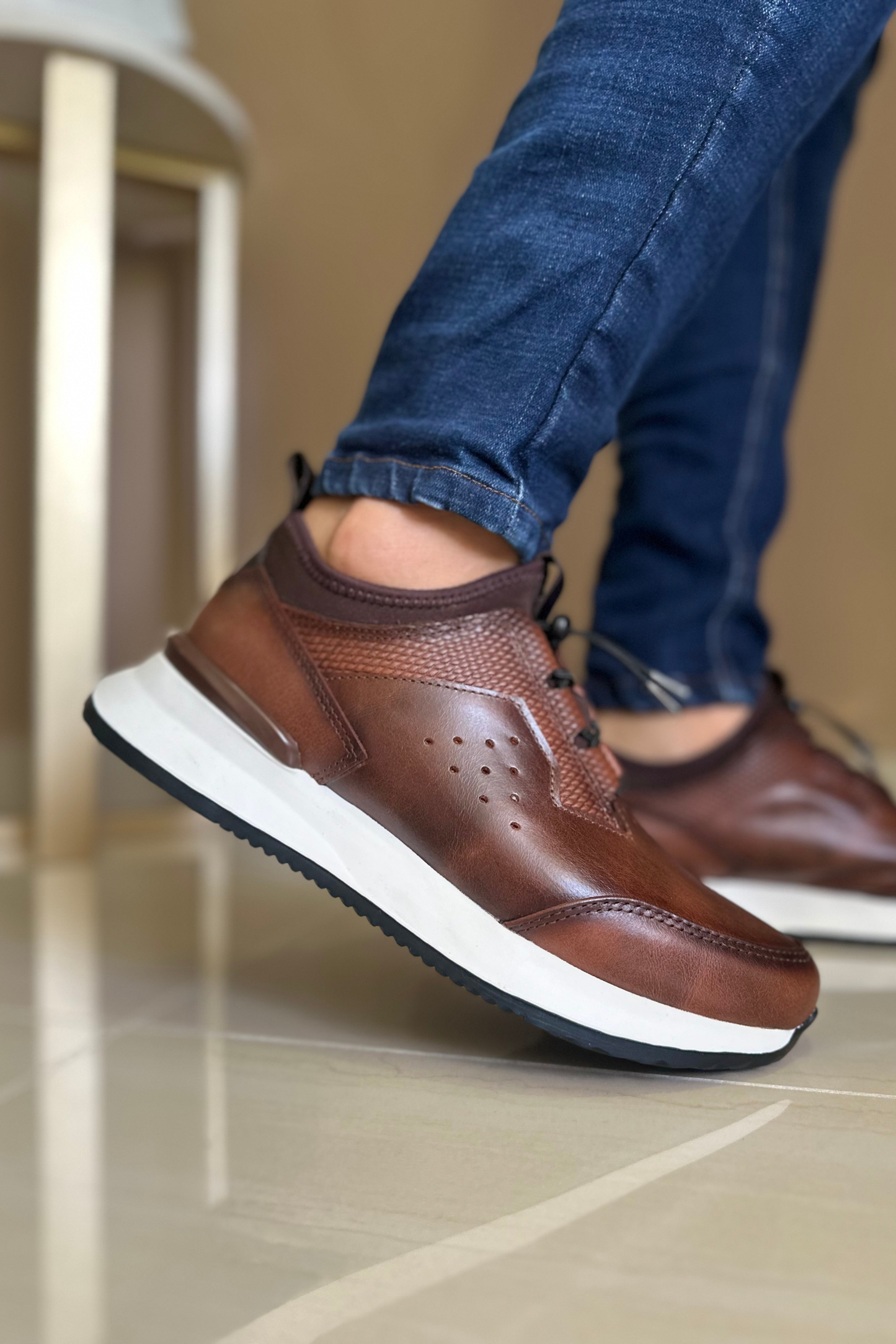 SNEAKERS YOUNG - PARA HOMBRE - EN CUERO 401