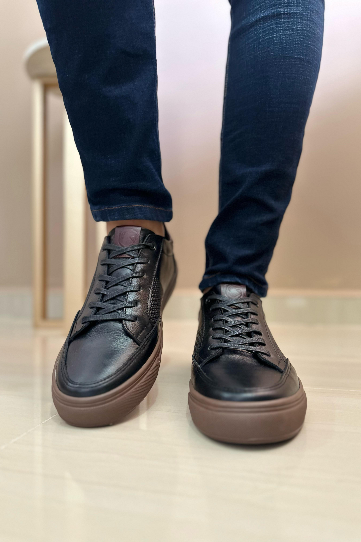 SNEAKERS MEW - PARA HOMBRE - EN CUERO - REF: 575