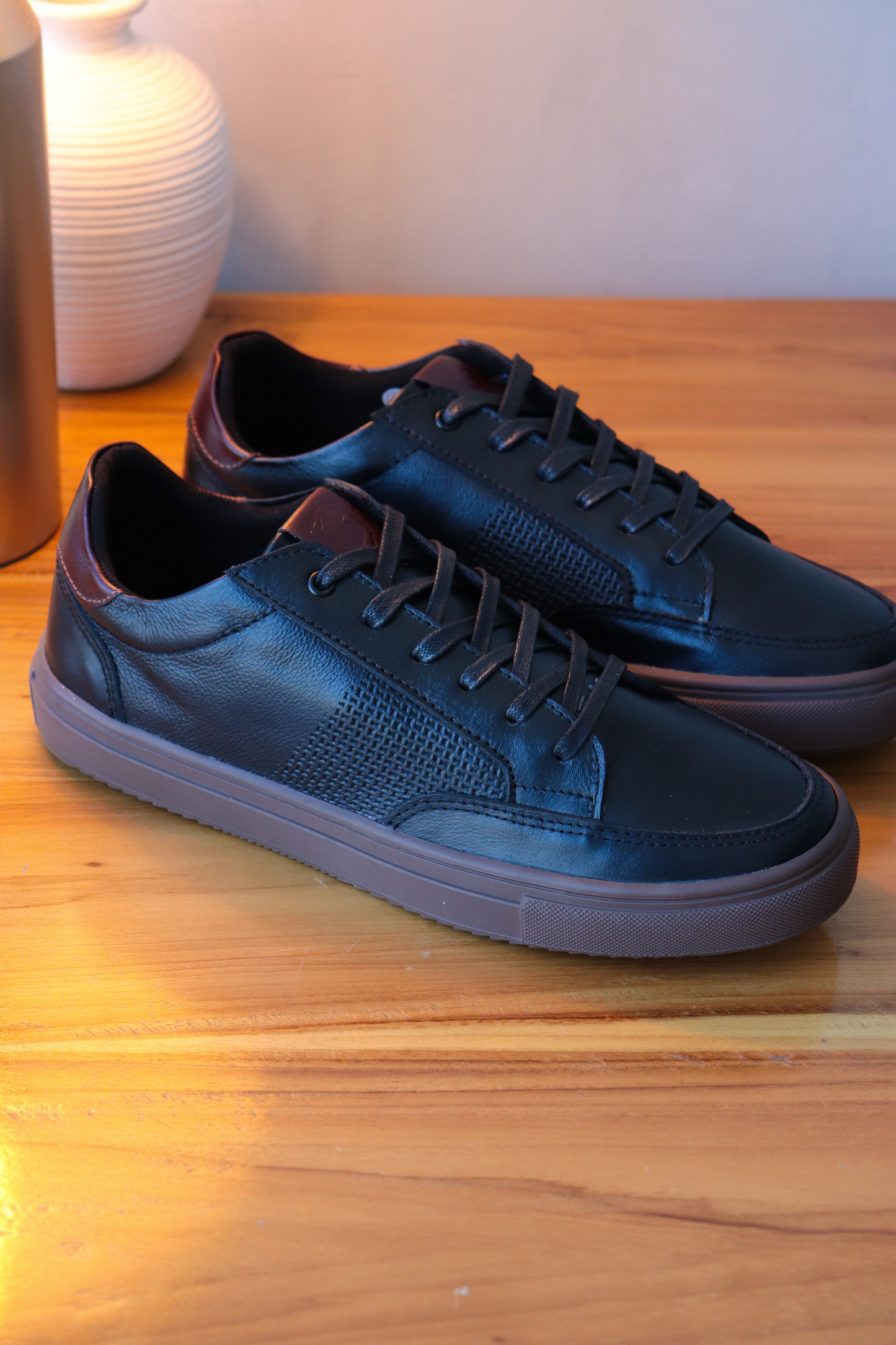 SNEAKERS MEW - PARA HOMBRE - EN CUERO - REF: 575