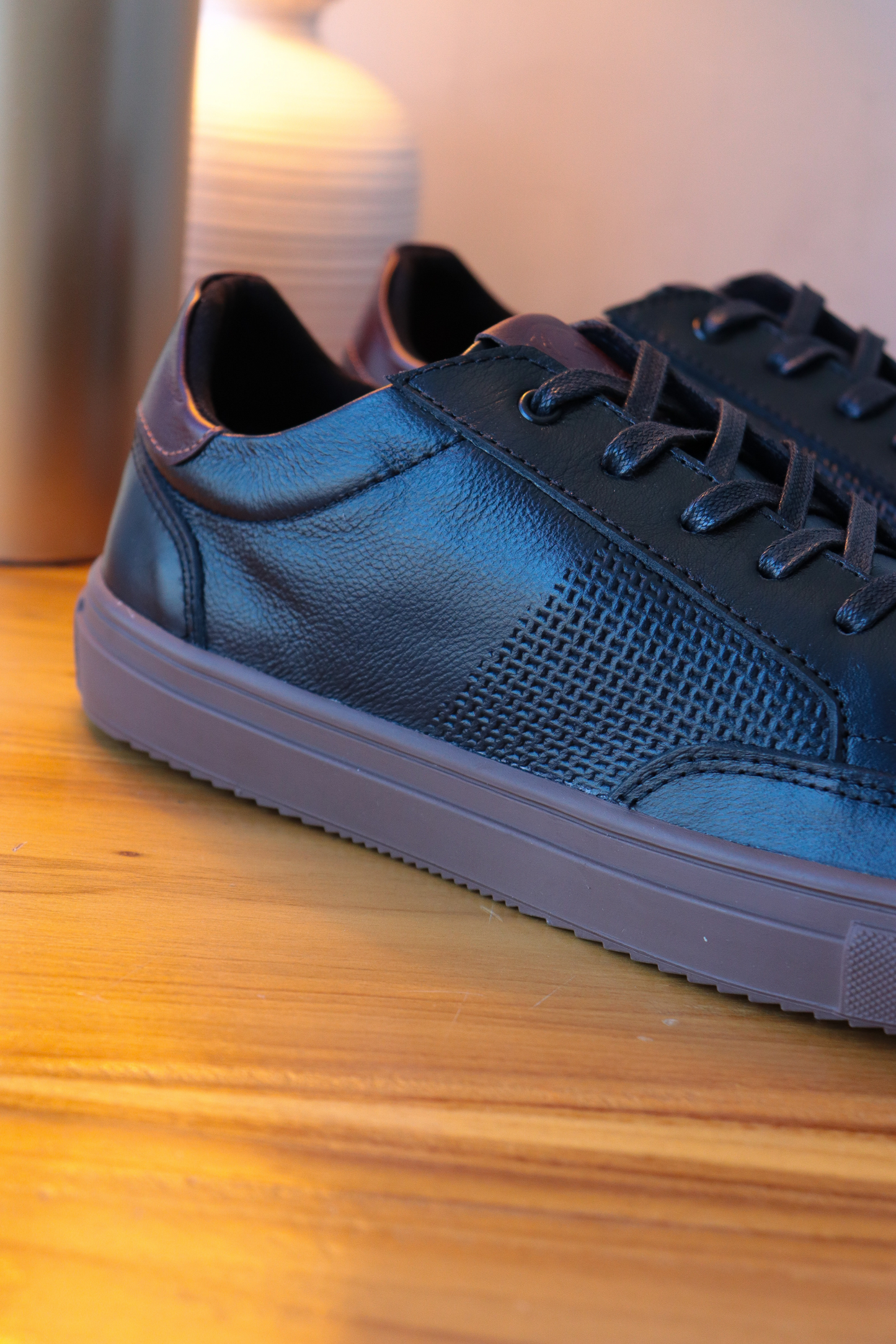 SNEAKERS MEW - PARA HOMBRE - EN CUERO - REF: 575