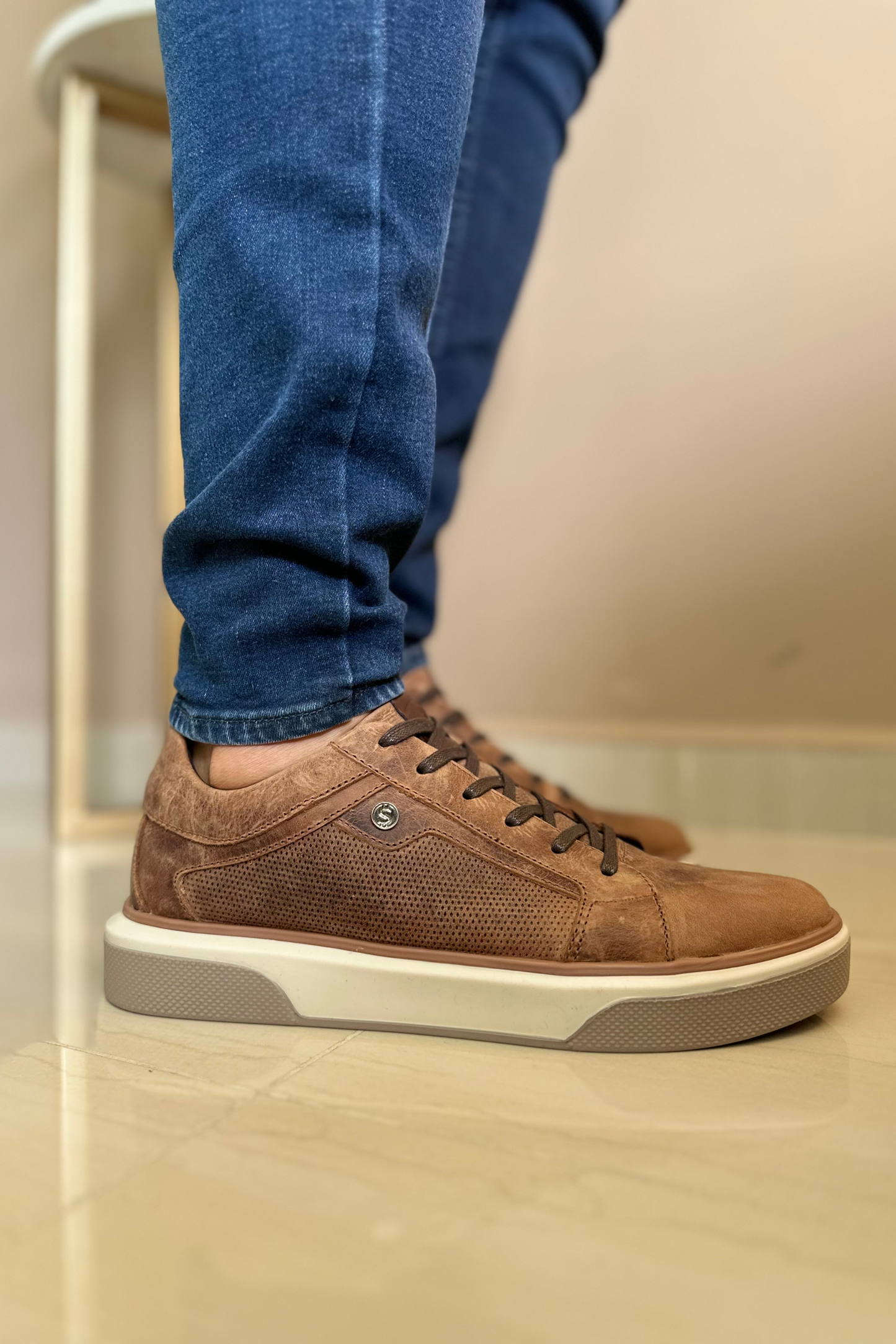 SNEAKER DEKA - EN CUERO - PARA HOMBRE - REF: 3208