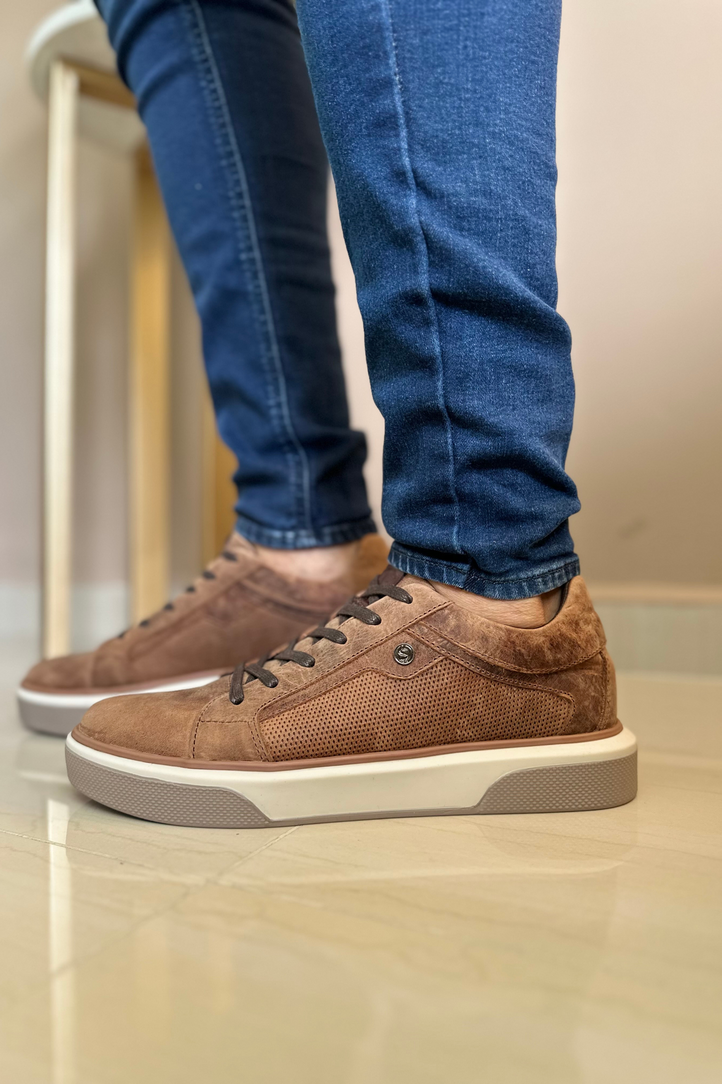 SNEAKER DEKA - EN CUERO - PARA HOMBRE - REF: 3208