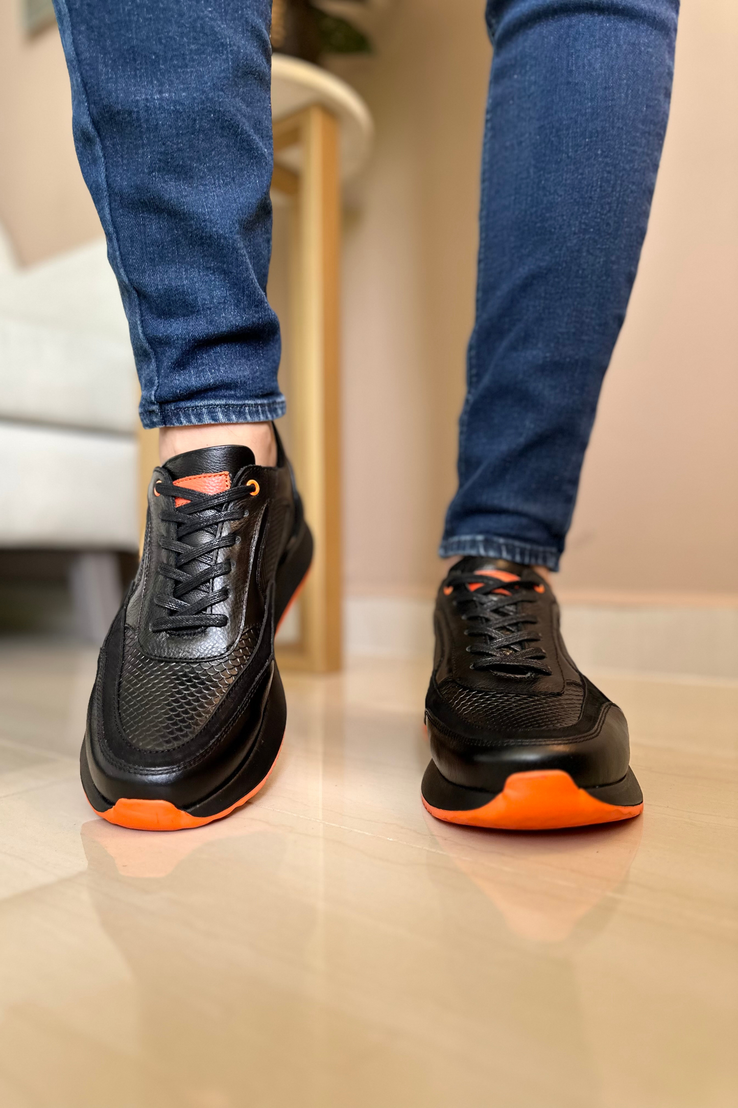 SNEAKER 2005 - EN CUERO - PARA HOMBRE - REF: SPN 3205