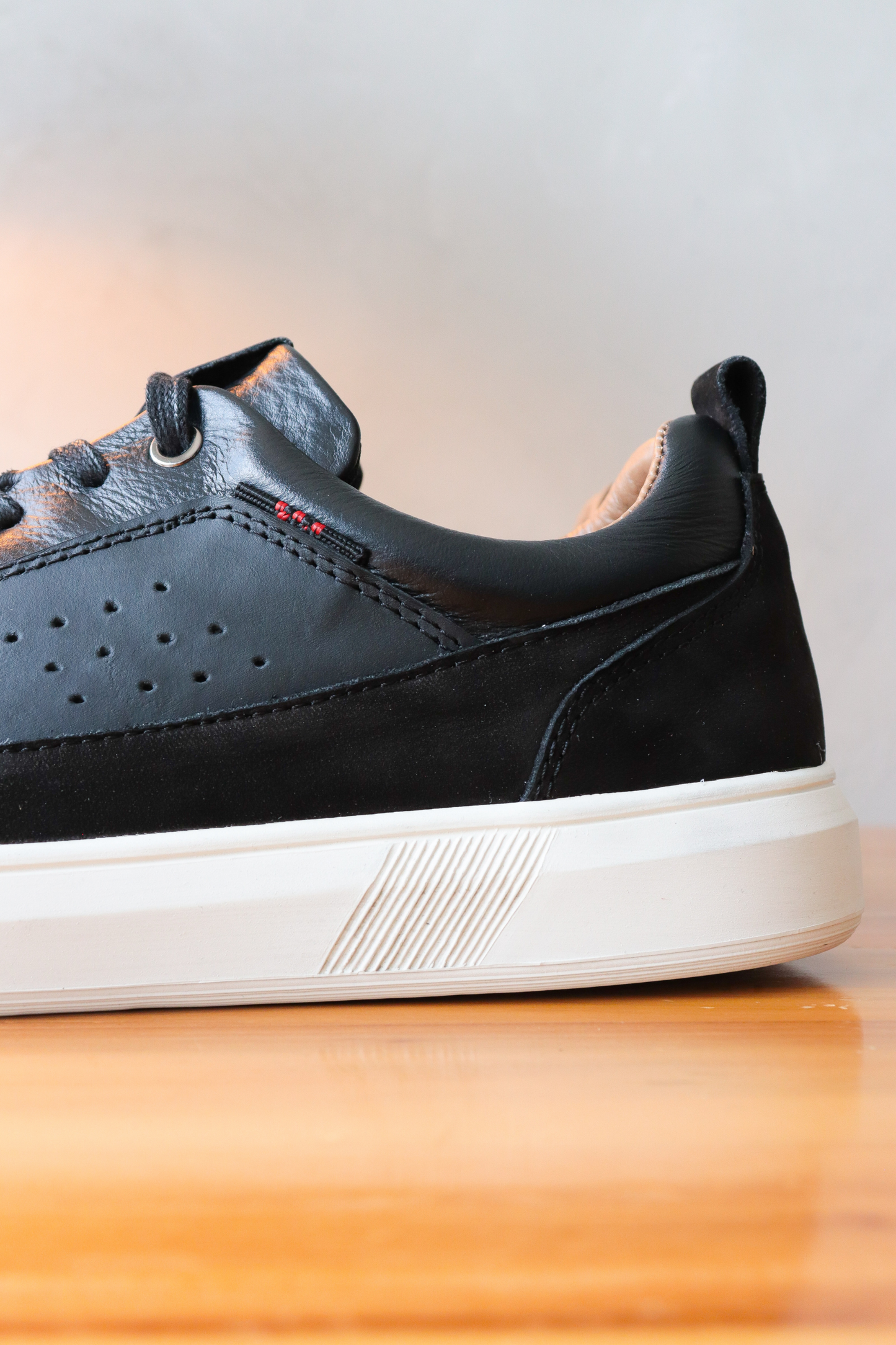 SNEAKER DRAMPA - EN CUERO - PARA HOMBRE - REF: CLK 2142