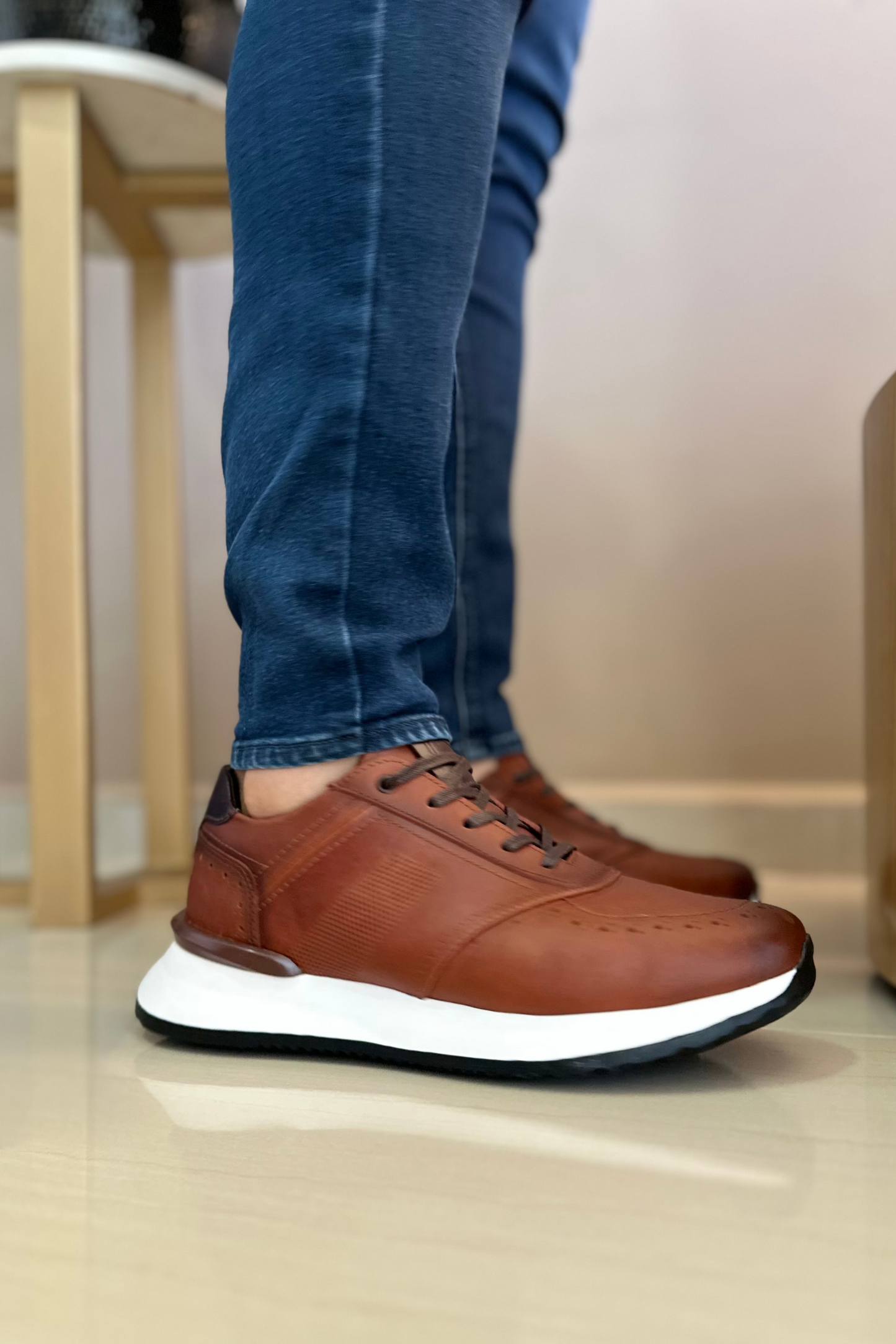 SNEAKER ARIET - EN CUERO - PARA HOMBRE - REF: D16