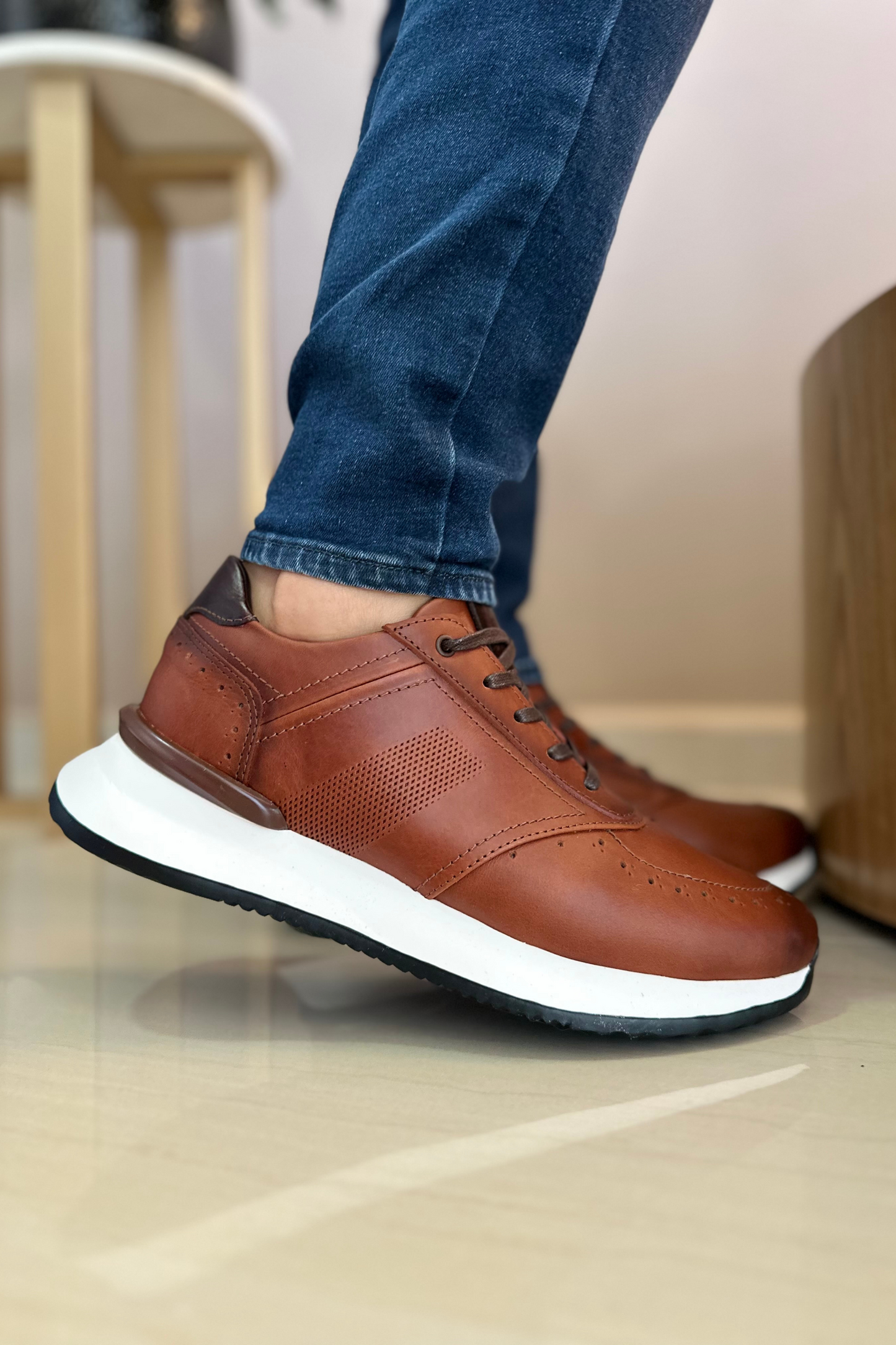 SNEAKER ARIET - EN CUERO - PARA HOMBRE - REF: D16