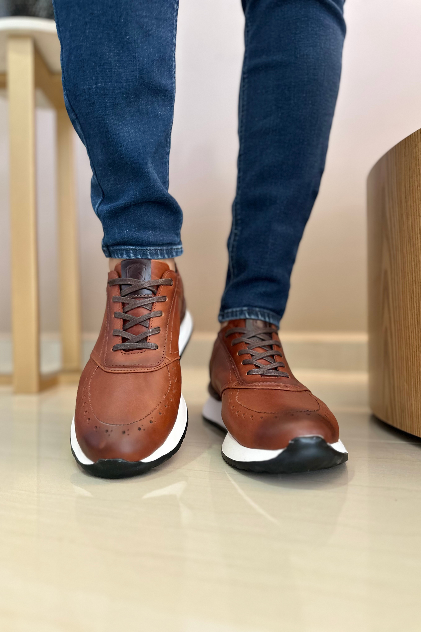 SNEAKER ARIET - EN CUERO - PARA HOMBRE - REF: D16