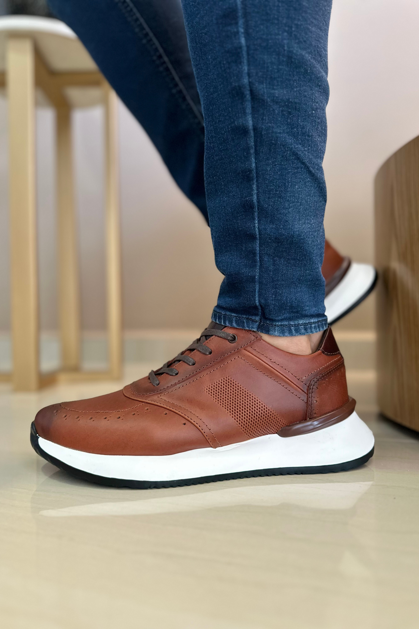SNEAKER ARIET - EN CUERO - PARA HOMBRE - REF: D16
