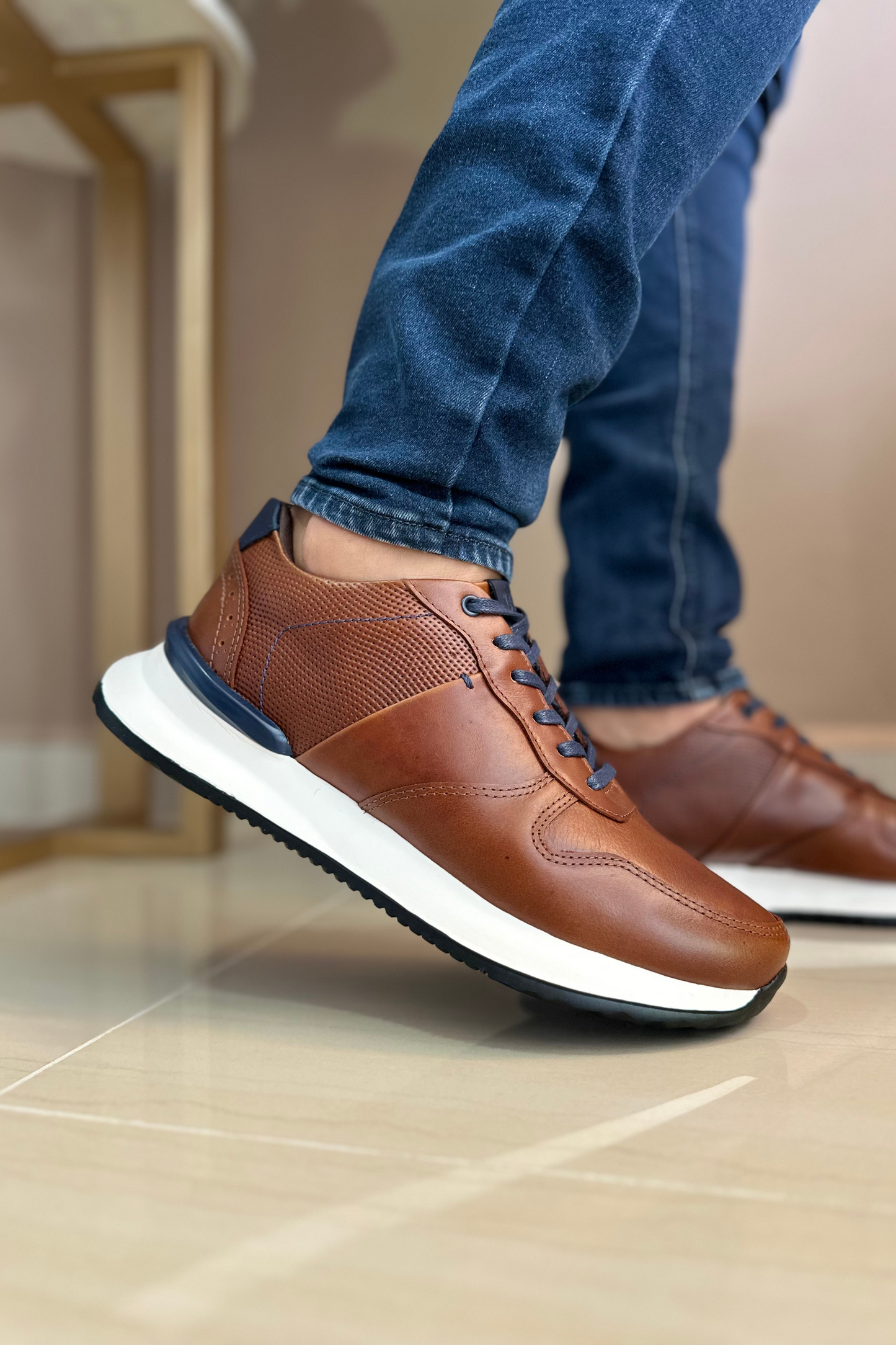 SNEAKER GUMA - EN CUERO - PARA HOMBRE - REF: D16