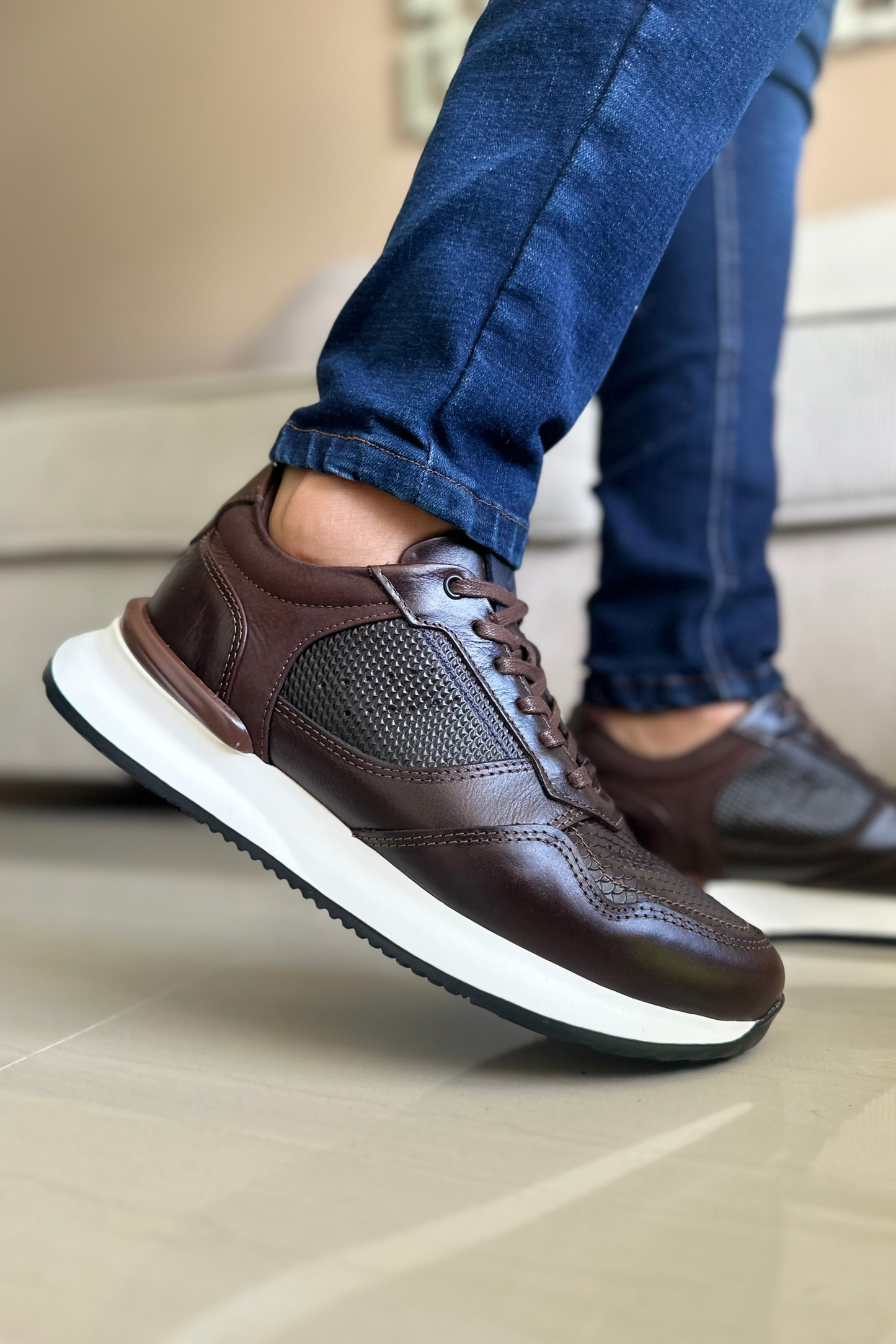 SNEAKERS BELLAGIO - PARA HOMBRE - EN CUERO - REF: