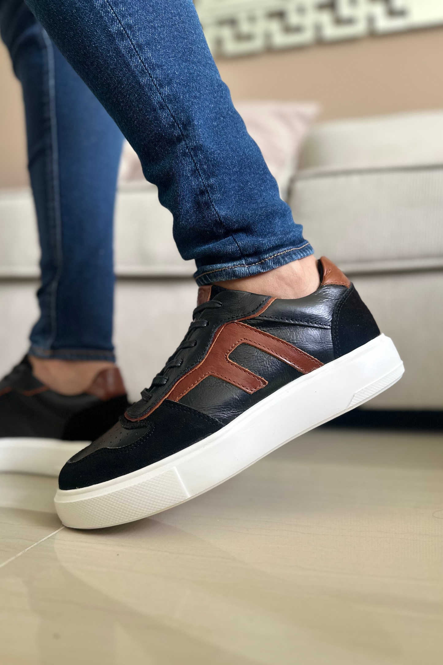 SNEAKER MOJABI - EN CUERO - PARA HOMBRE - REF: 616