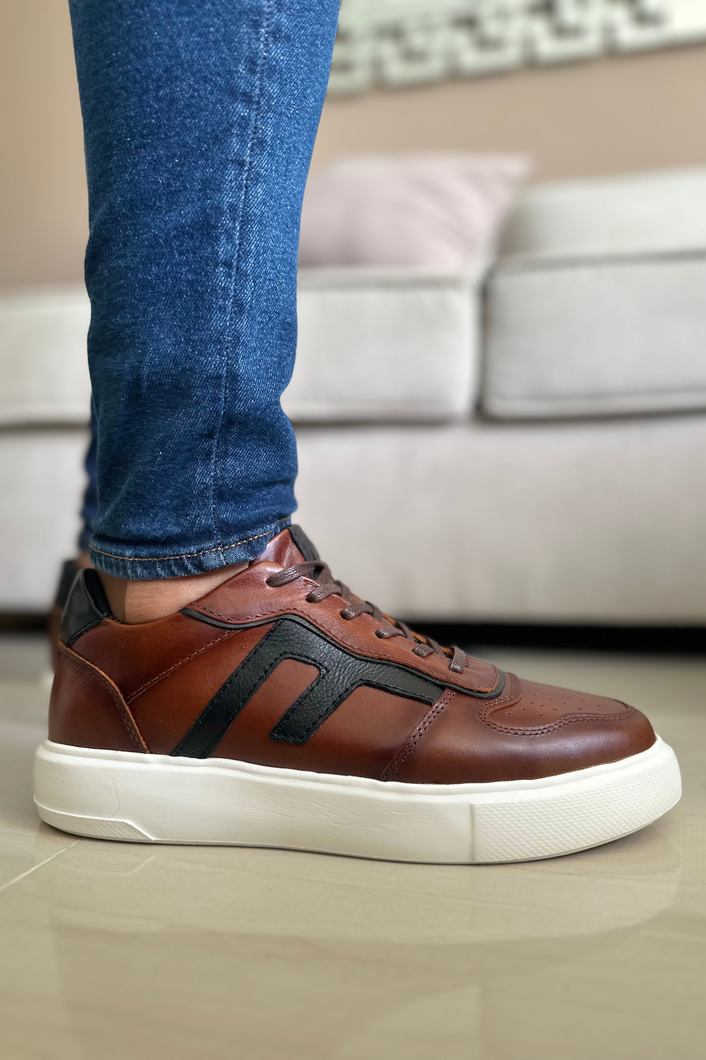 SNEAKER MOJABI - EN CUERO - PARA HOMBRE - REF: 616