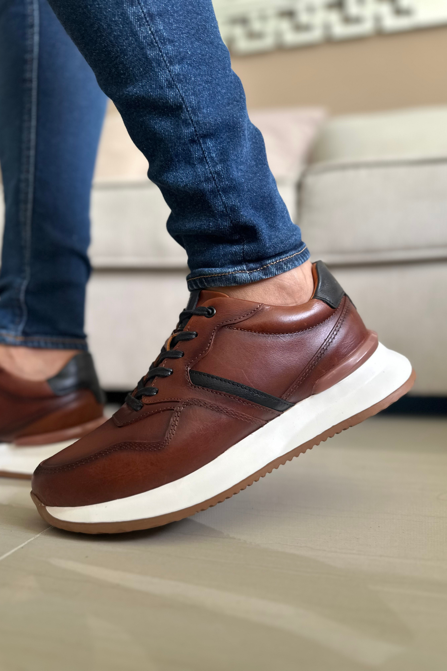 SNEAKER VIVOK - PARA HOMBRE - EN CUERO