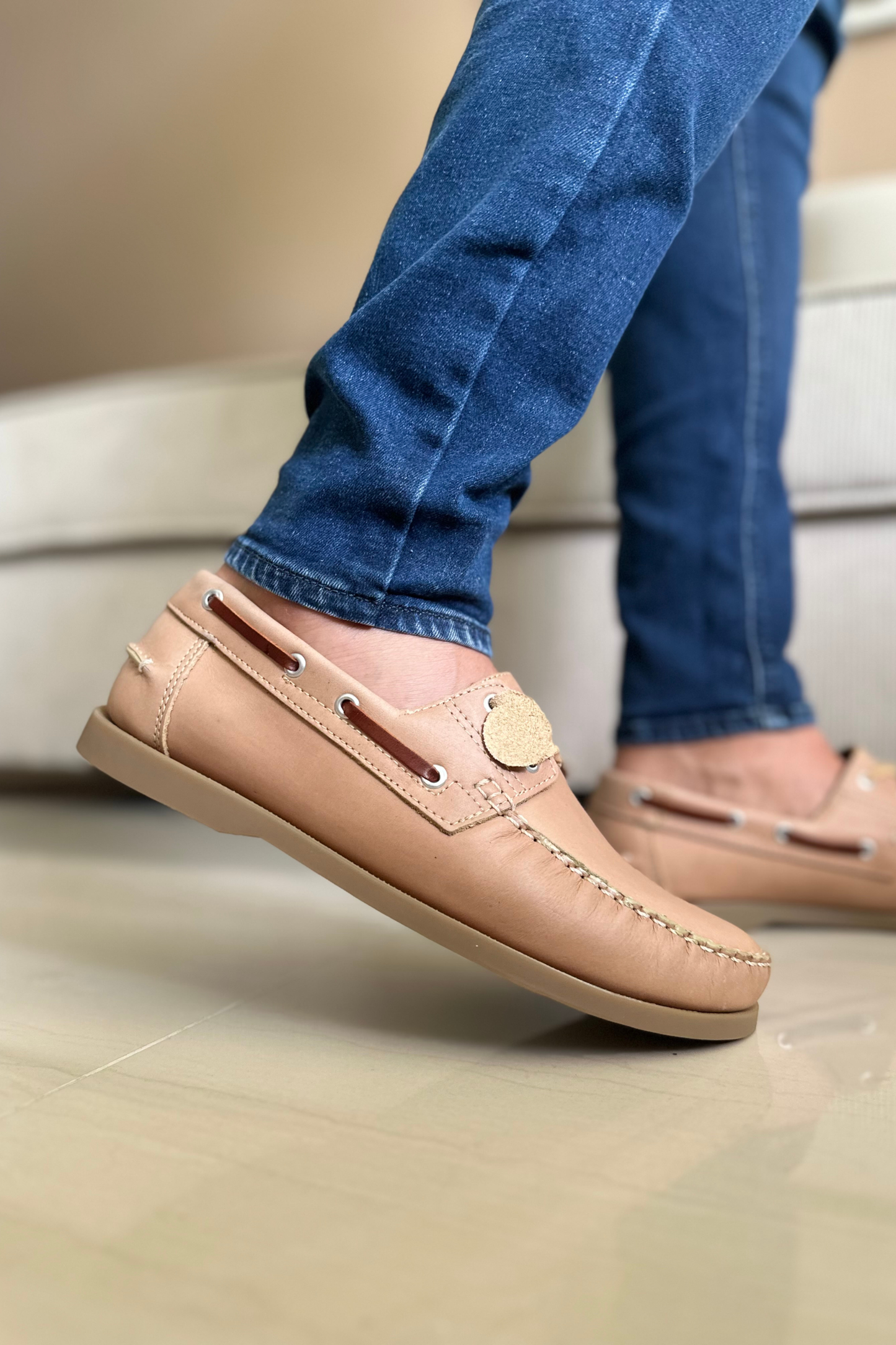 APACHES FRONT CUERO REF: 731