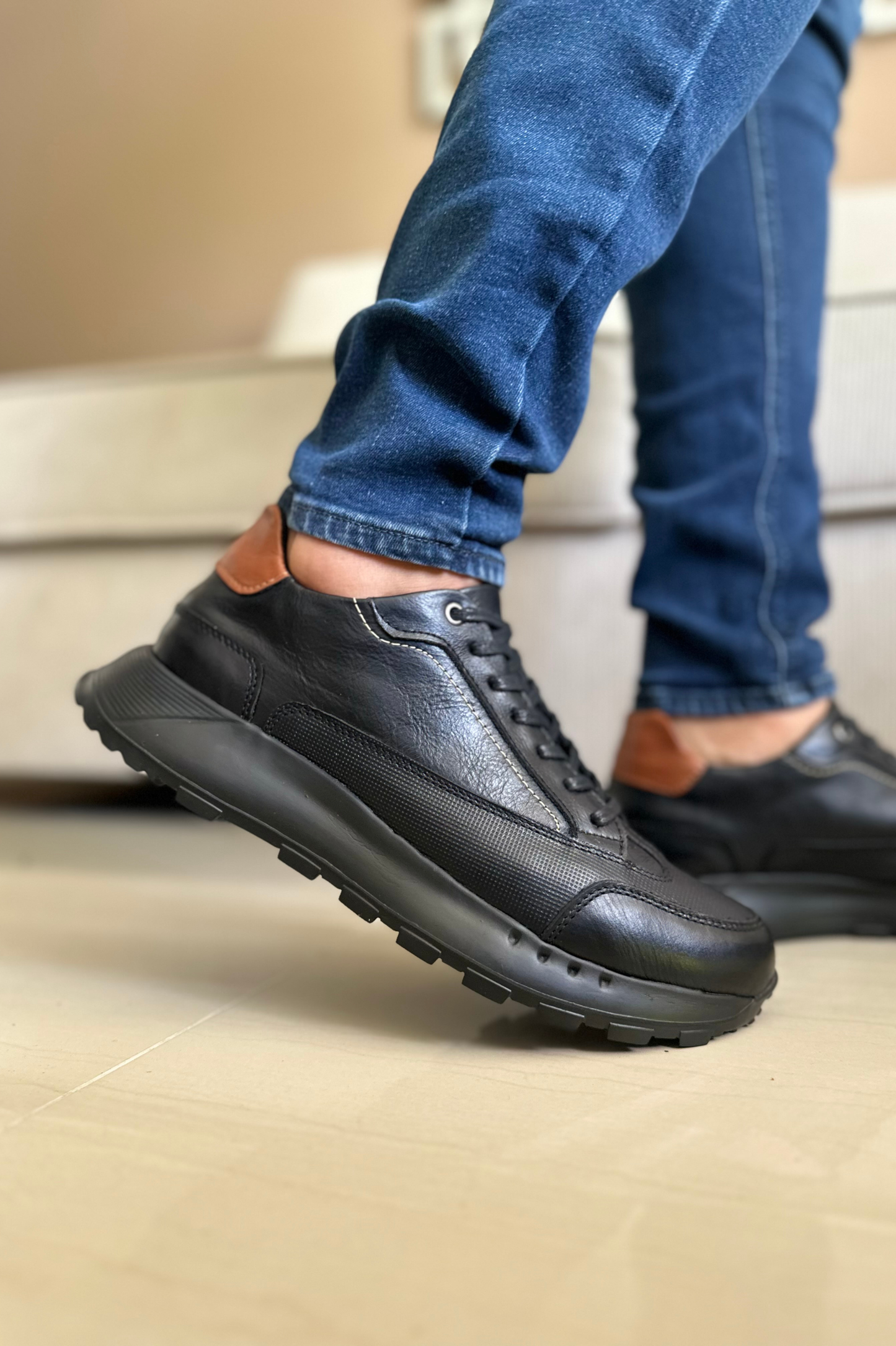 SNEAKERS TRAPINCH - PARA HOMBRE - EN CUERO REF: 75