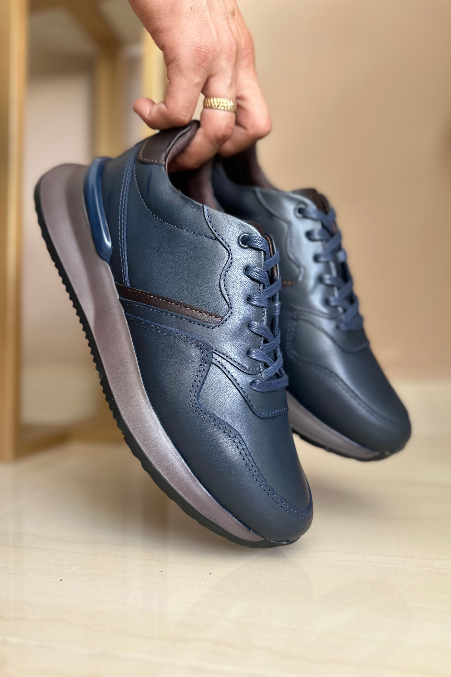 SNEAKER VIVOK - PARA HOMBRE - EN CUERO REF: D19