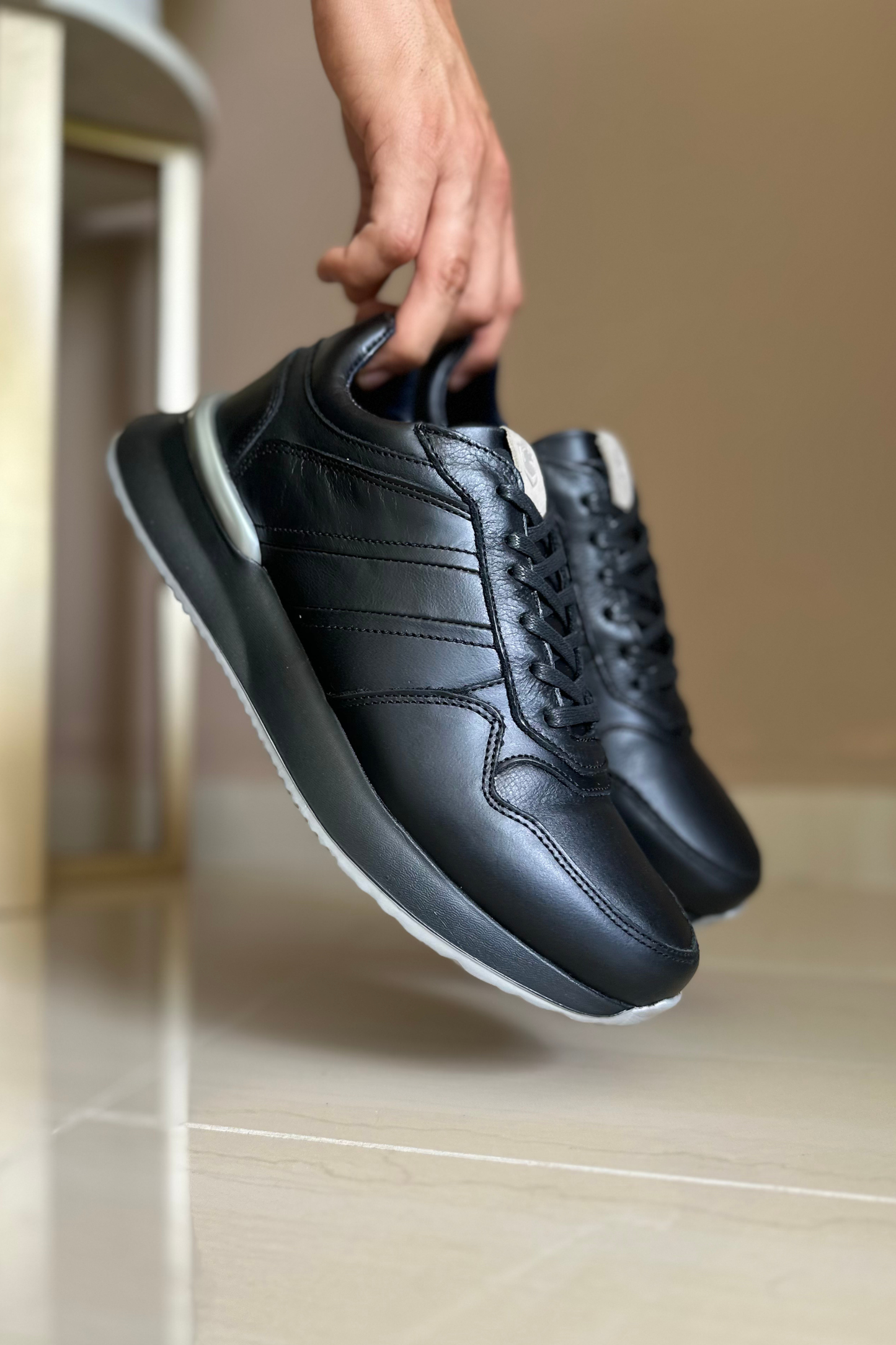 SNEAKER DJANGO - EN CUERO - PARA HOMBRE- REF: 934