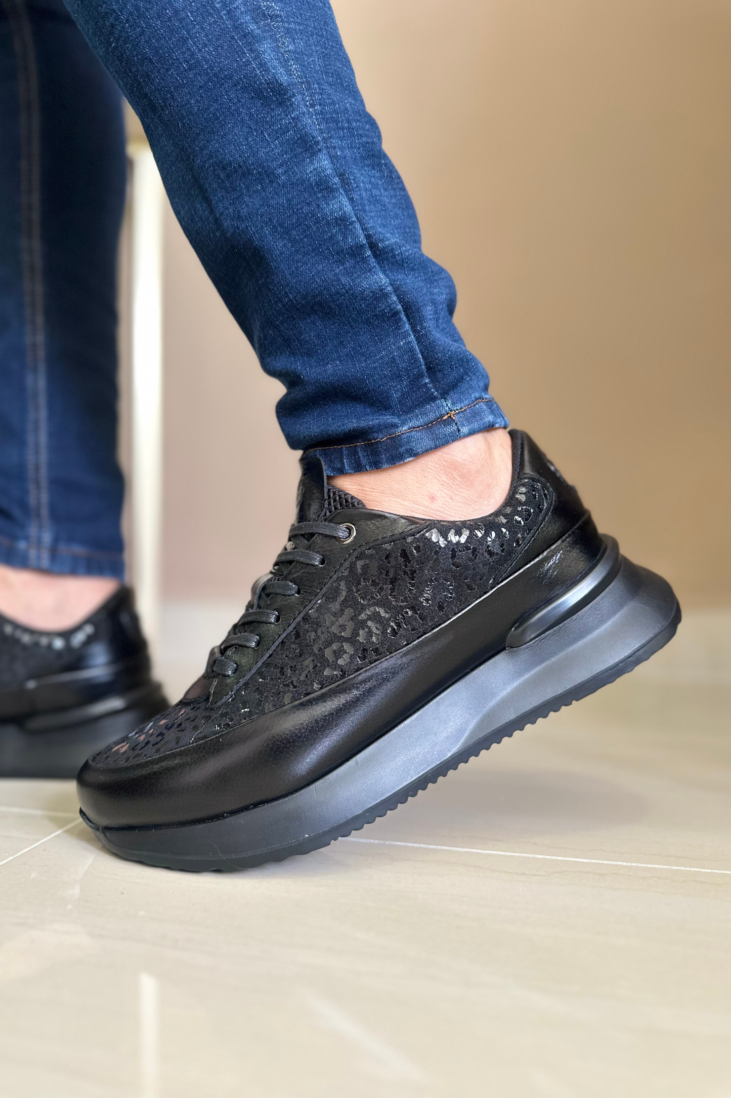 SNEAKER FIRE - EN CUERO - PARA HOMBRE - REF: 2170