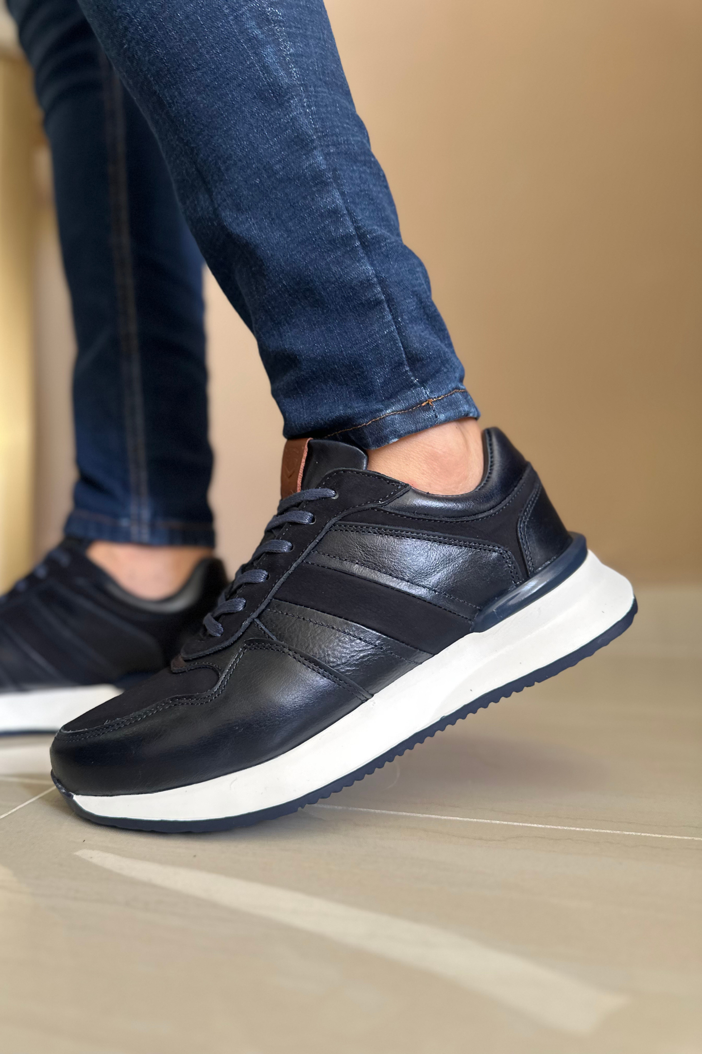 SNEAKER DJANGO - EN CUERO - PARA HOMBRE REF: 934