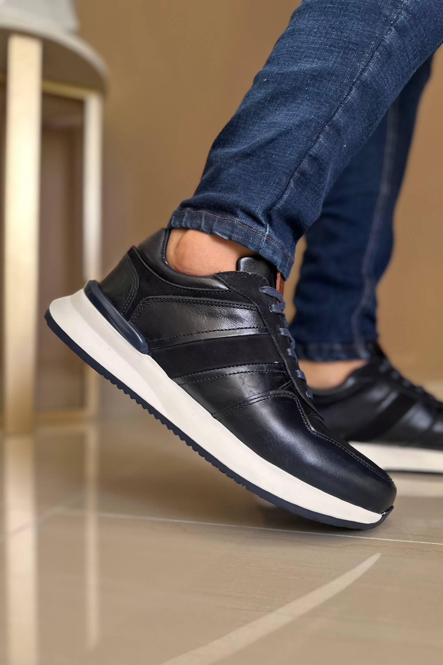 SNEAKER DJANGO - EN CUERO - PARA HOMBRE REF: 934