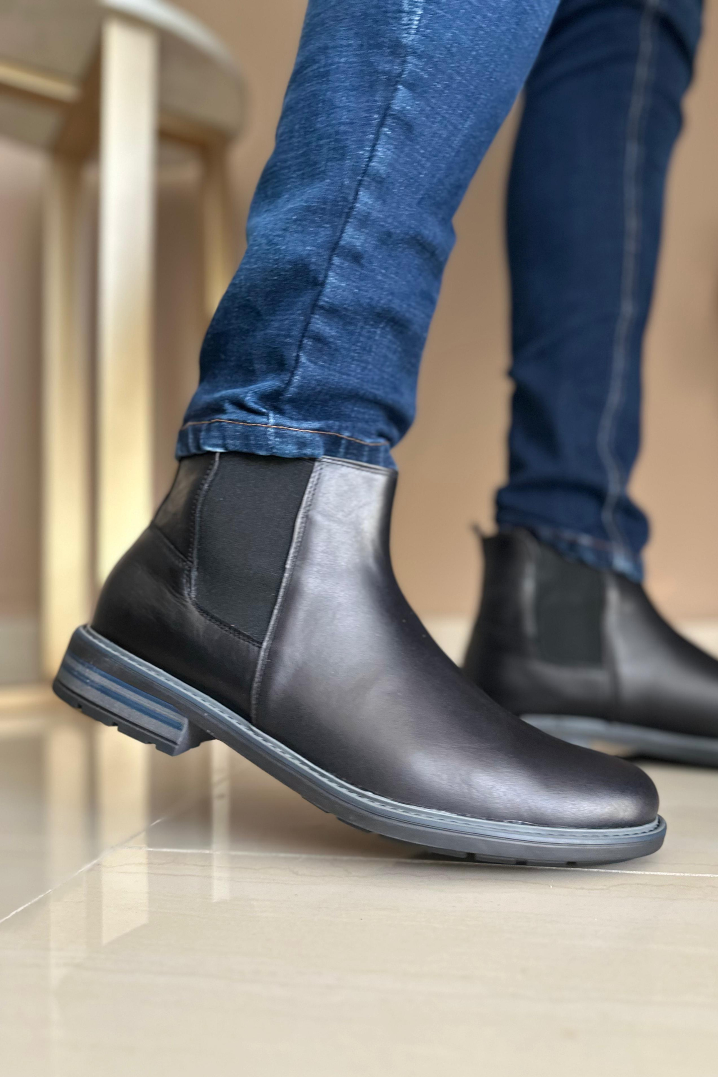 BOTA LOCK - EN CUERO - PARA HOMBRE