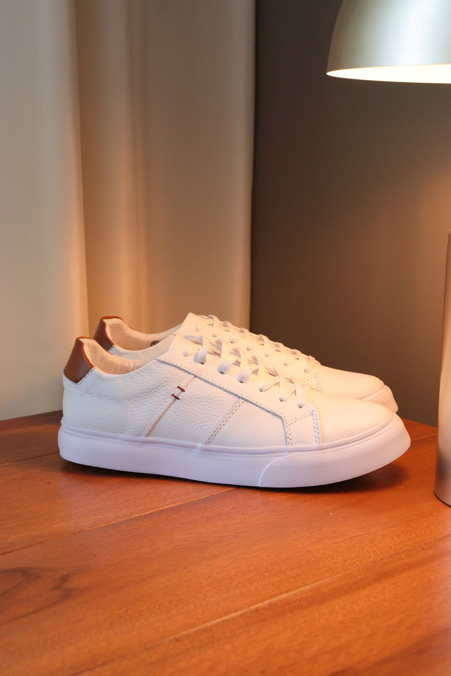 SNEAKERS ELBRUS-CUERO BLANCO X MIEL