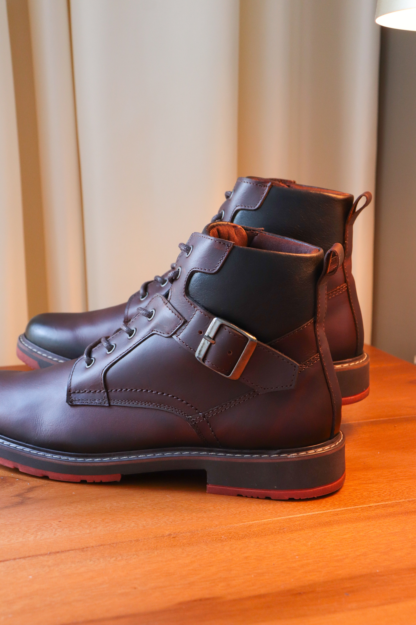 BOTA SUNDAY - EN CUERO - PARA HOMBRE