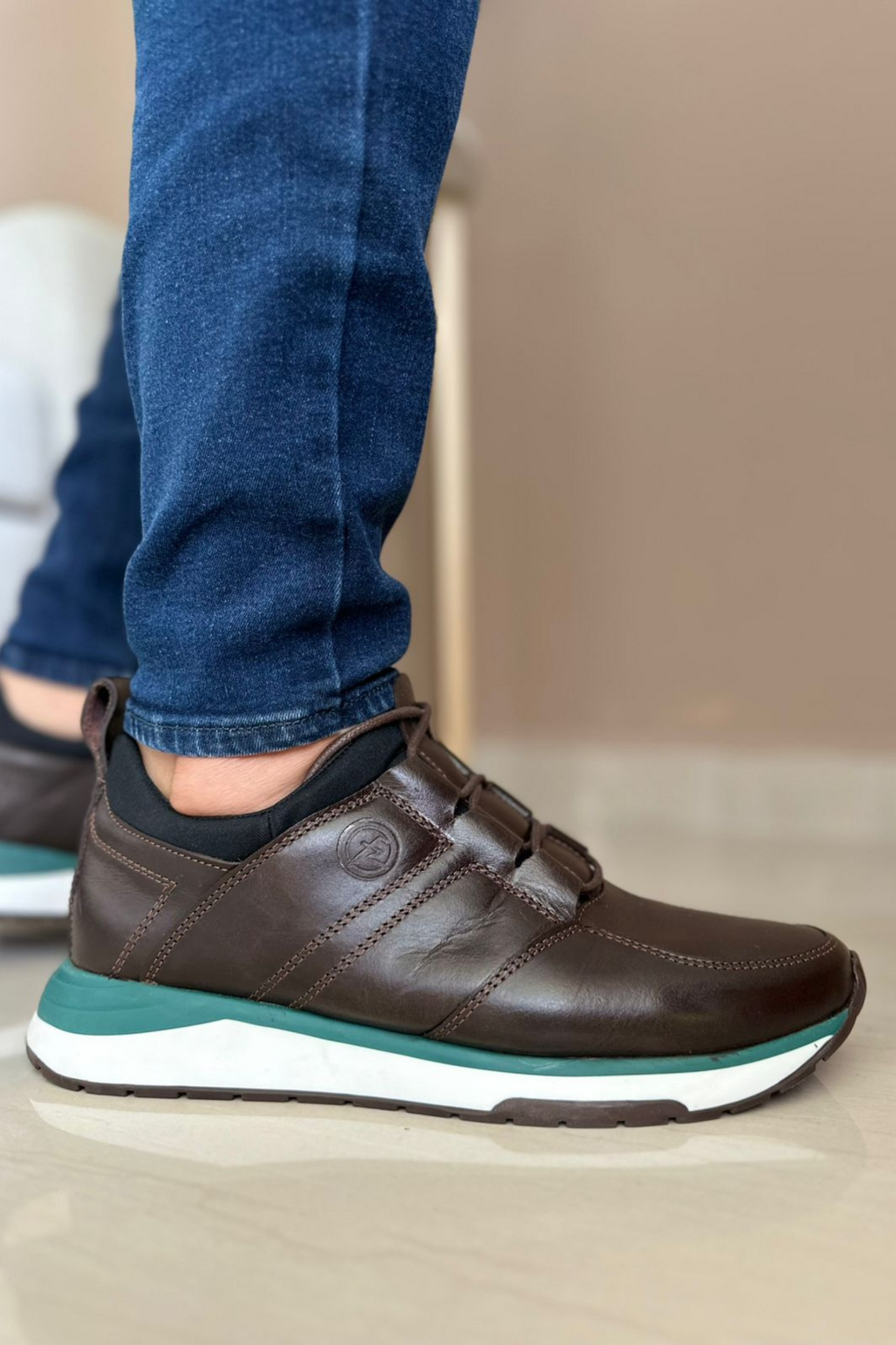 SNEAKERS CISTER - EN CUERO - PARA HOMBRE