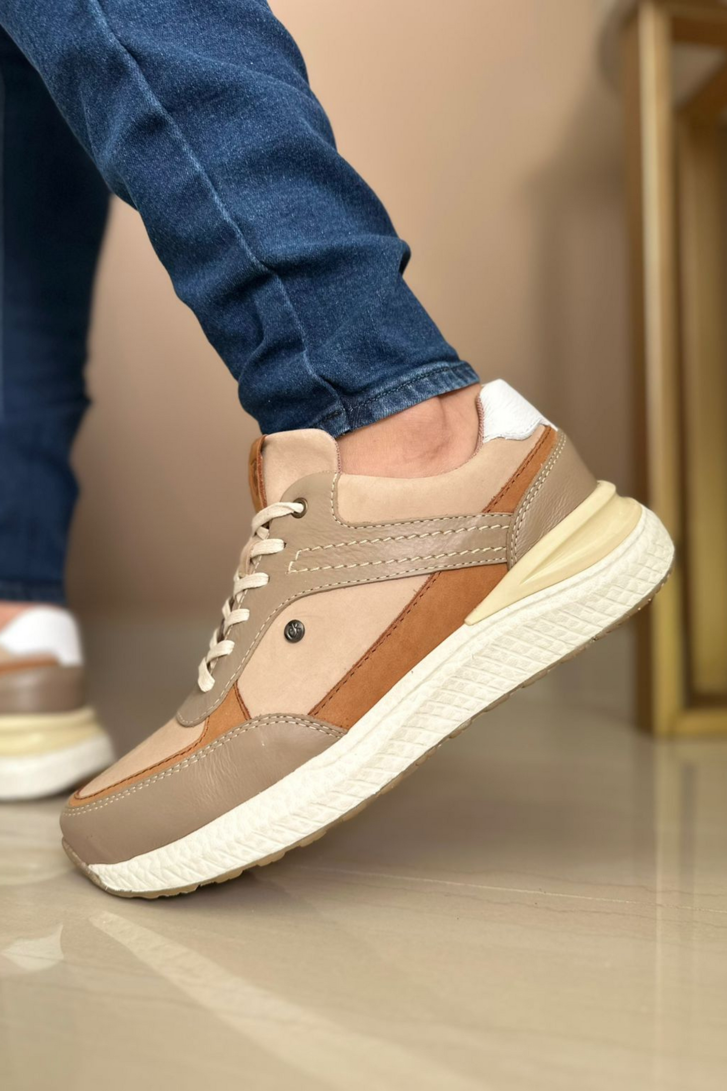 SNEAKER PETIT - EN CUERO - PARA HOMBRE