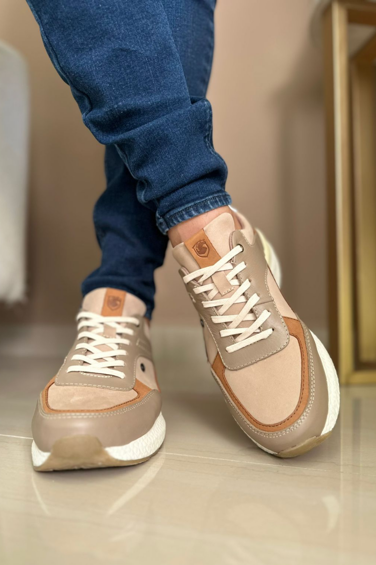 SNEAKER PETIT - EN CUERO - PARA HOMBRE