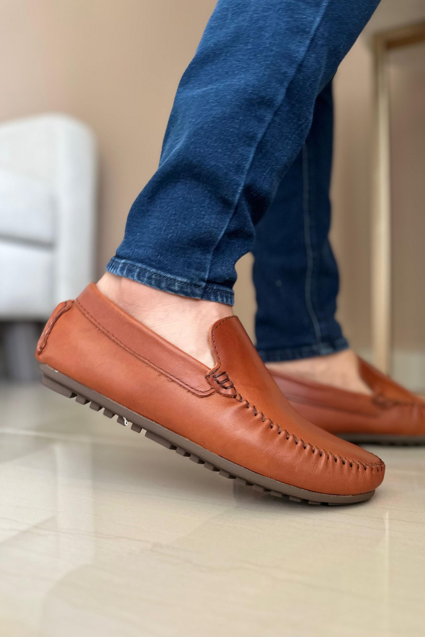 MOCASINES LARA - PARA HOMBRE- EN CUERO