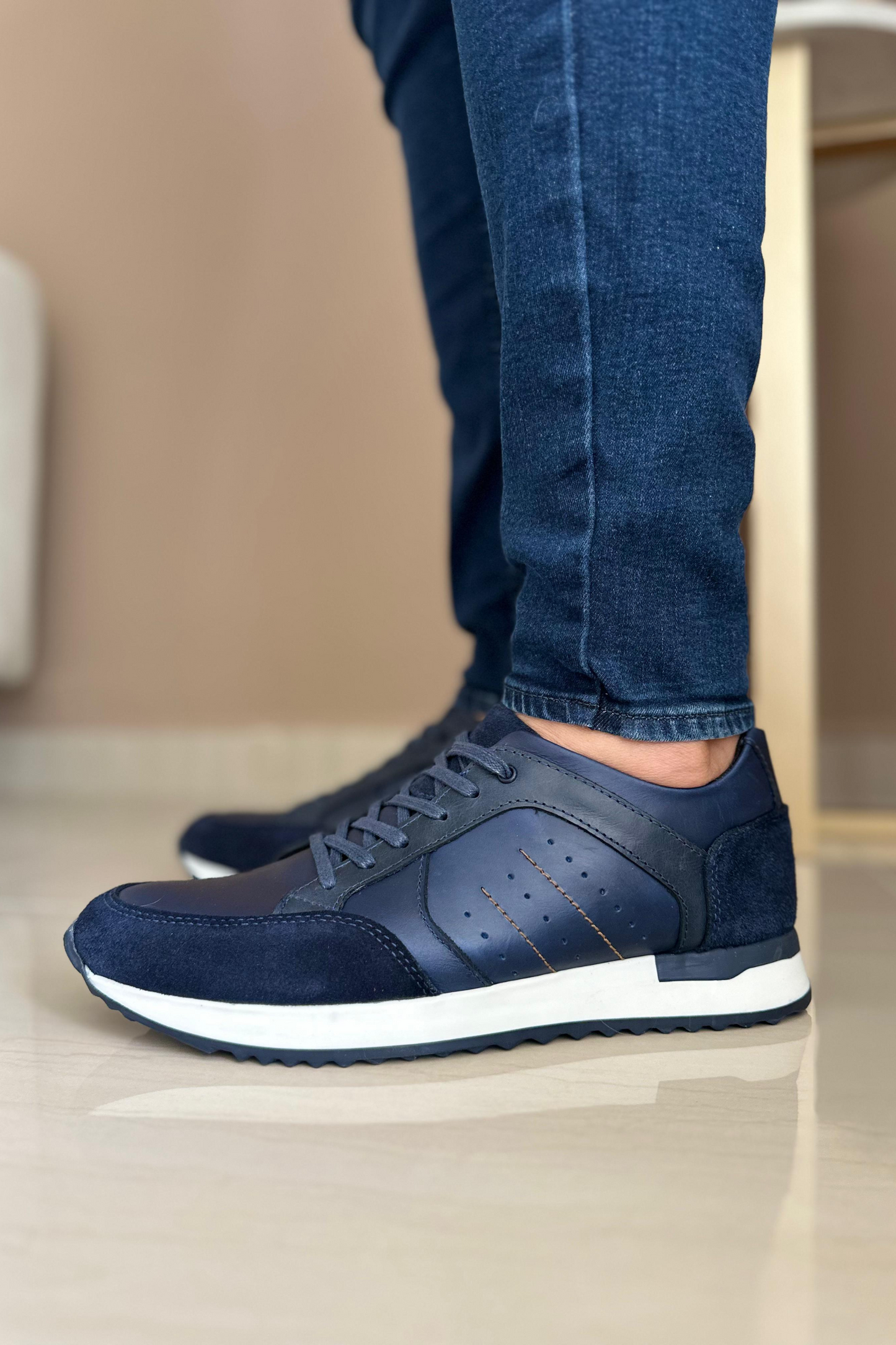 SNEAKER DECEMBER- EN CUERO - PARA HOMBRE