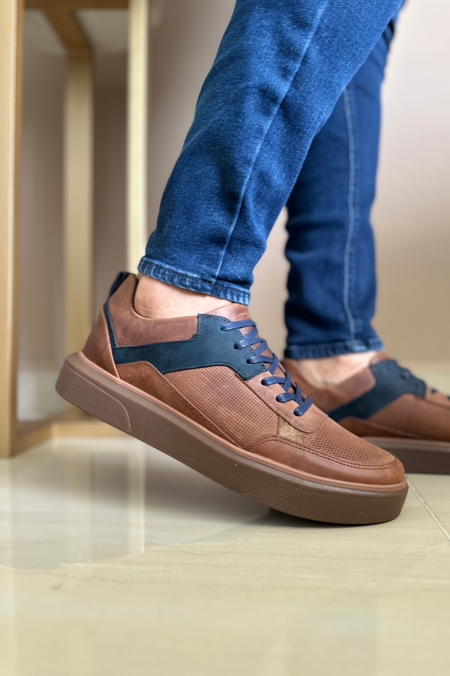 SNEAKER ÁLABA - EN CUERO - PARA HOMBRE REF: 3218