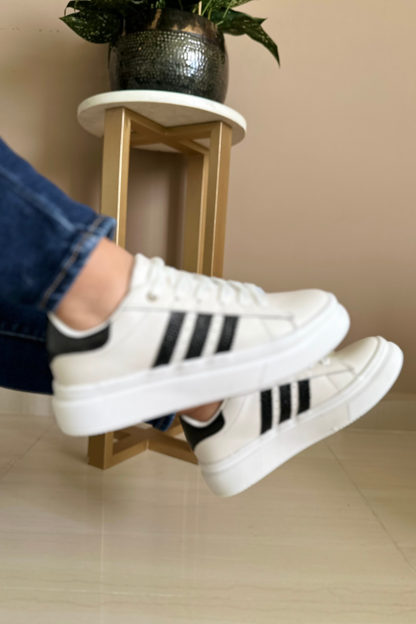 SNEAKER DRILO - EN CUERO - PARA DAMA