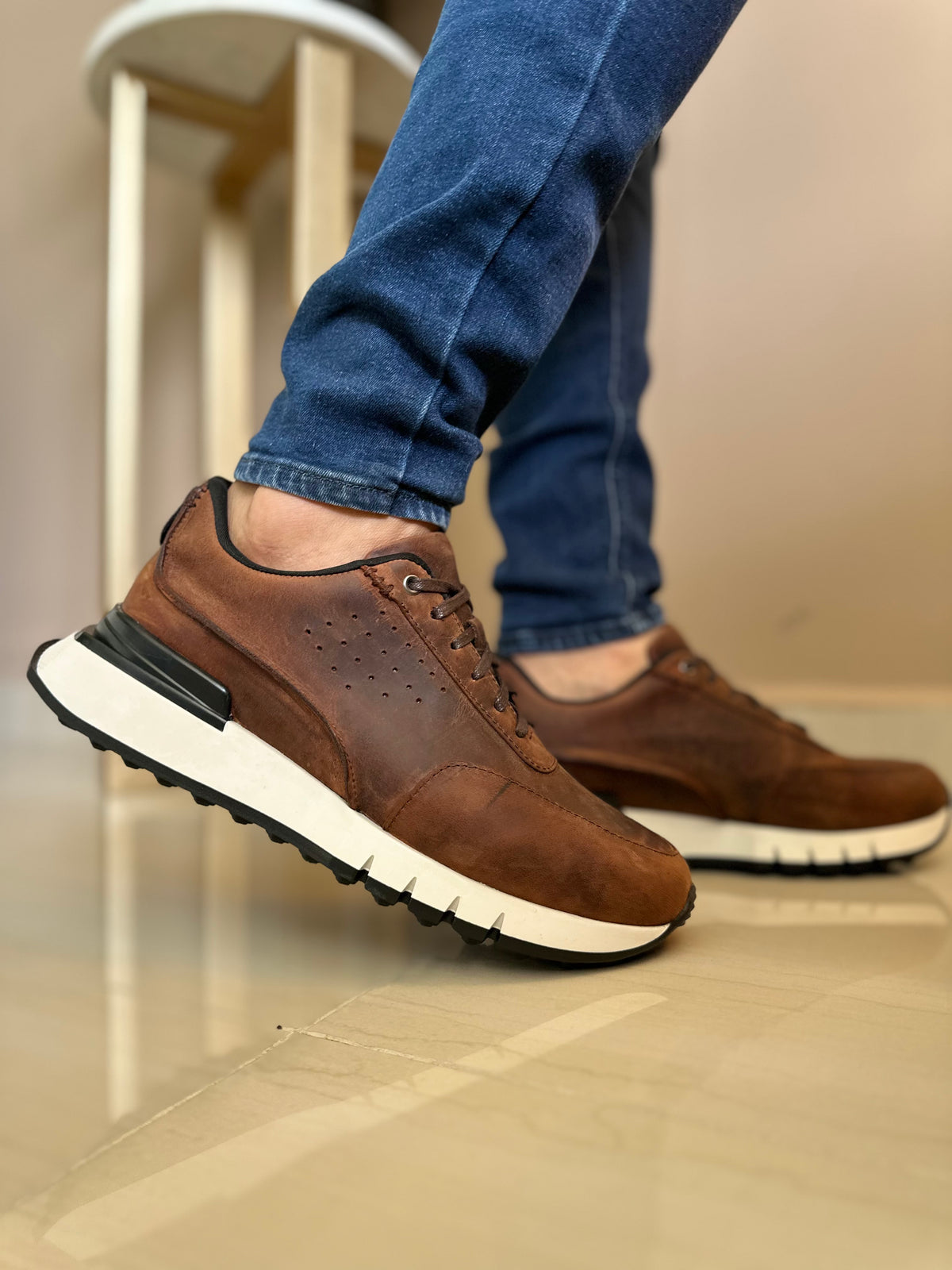 SNEAKERS  BUG-CUERO GRASO