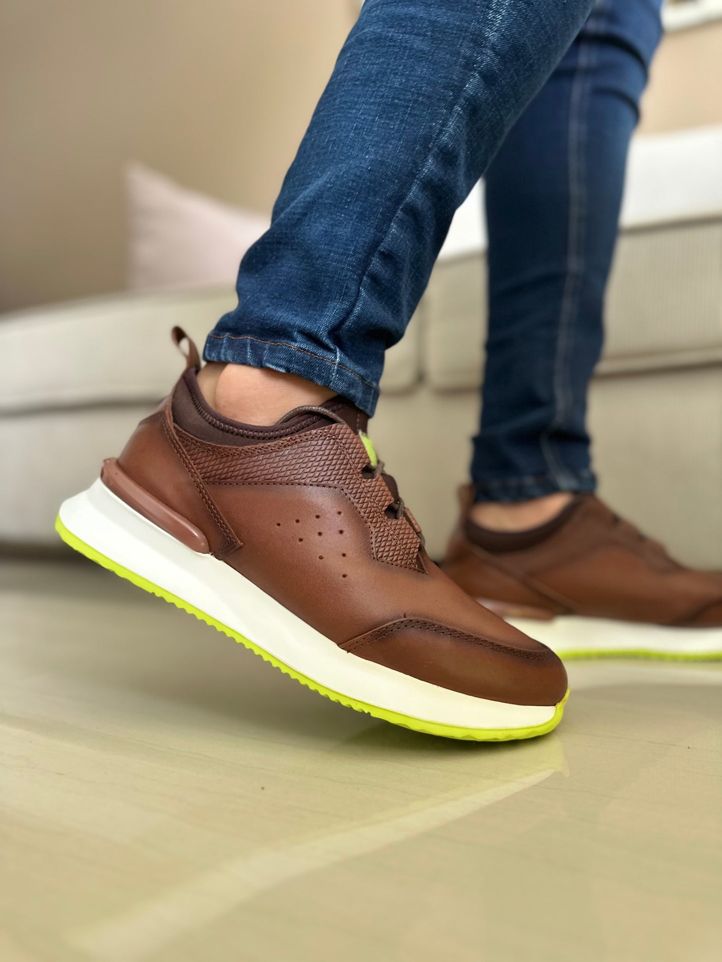 SNEAKERS YOUNG - PARA HOMBRE - EN CUERO 401
