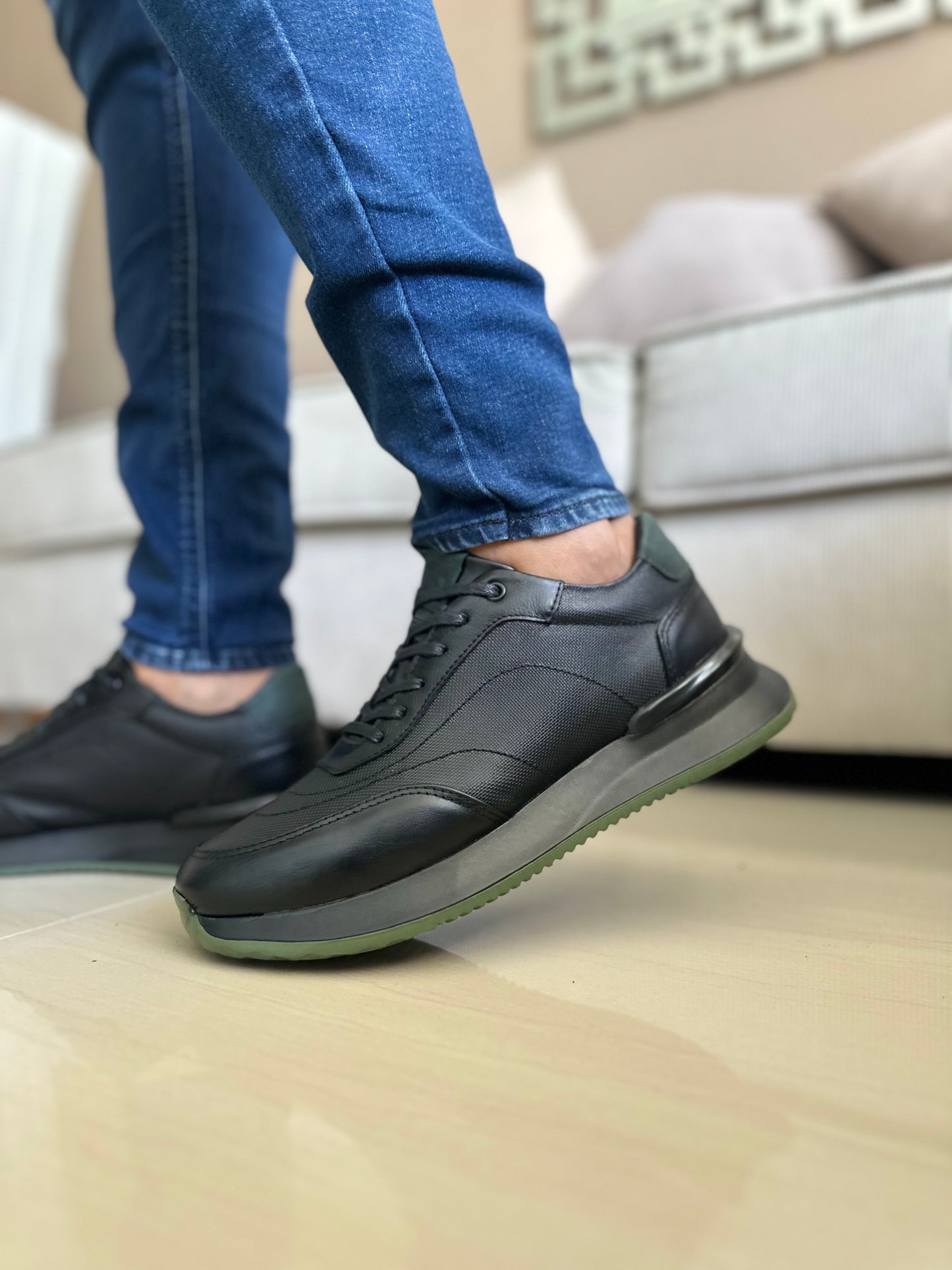 SNEAKERS  SAJAMA - PARA HOMBRE - EN CUEROREF:T-007
