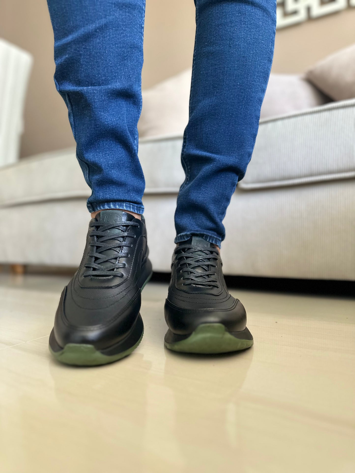 SNEAKERS  SAJAMA - PARA HOMBRE - EN CUEROREF:T-007