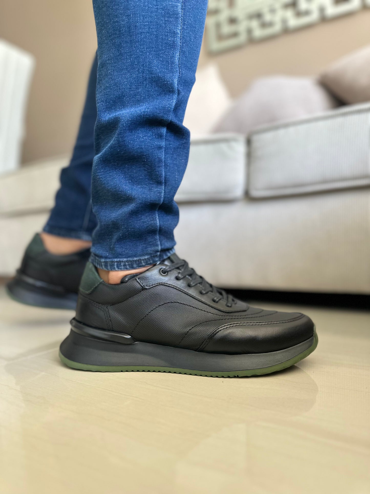 SNEAKERS  SAJAMA - PARA HOMBRE - EN CUEROREF:T-007