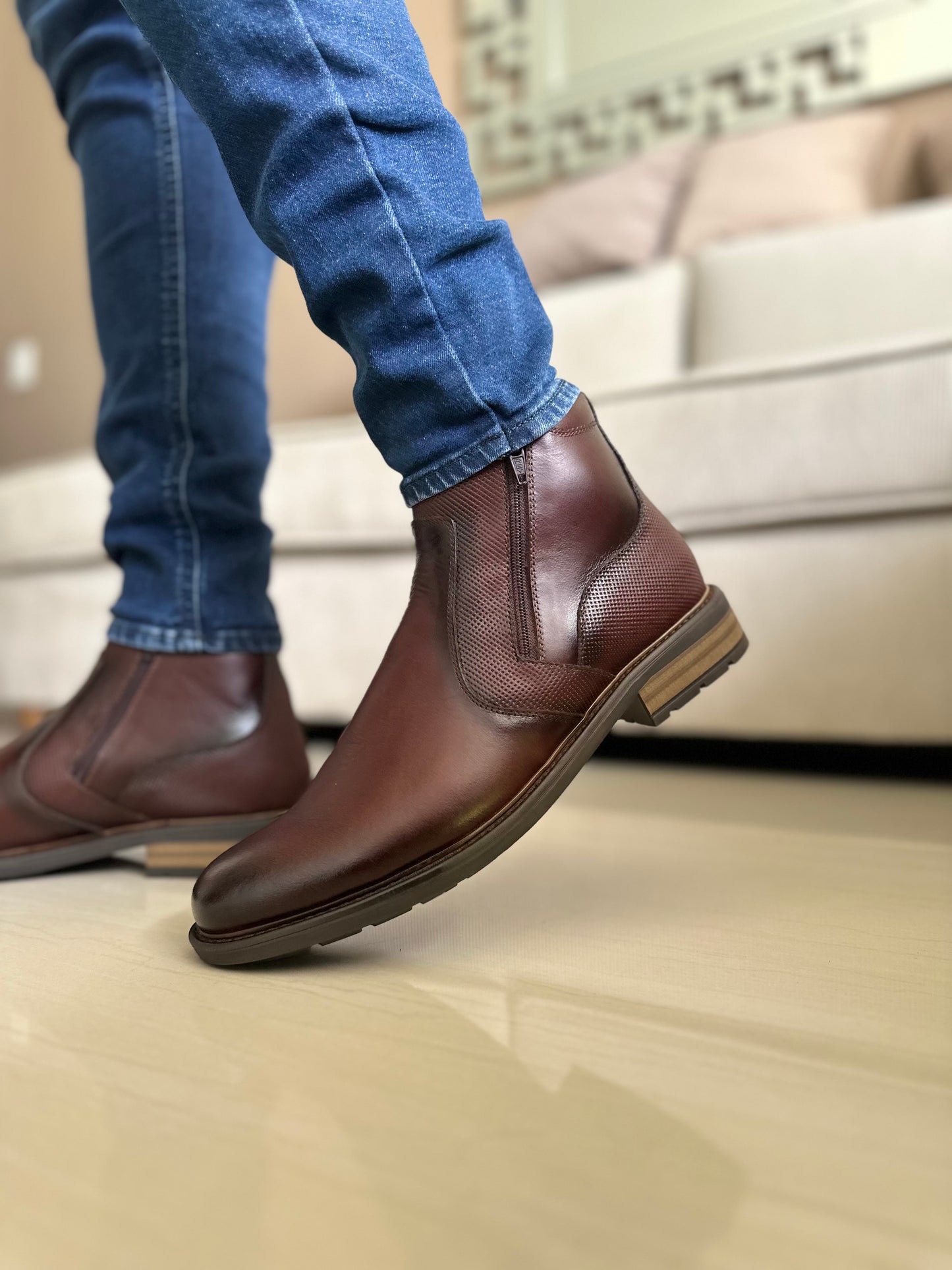 BOTA LOCK - EN CUERO - PARA HOMBRE REF:1931