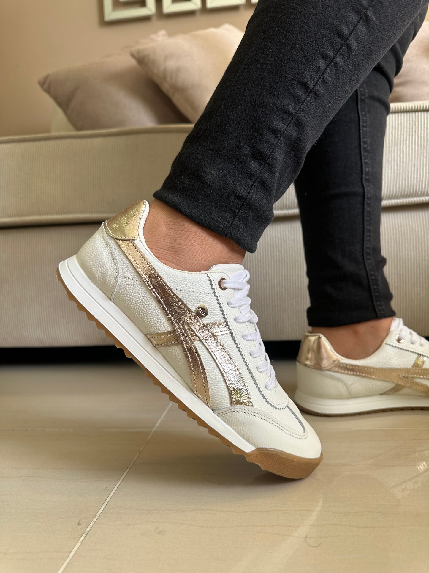 SNEAKER CHIKA - EN CUERO - PARA DAMA - REF: TIGER TALCO