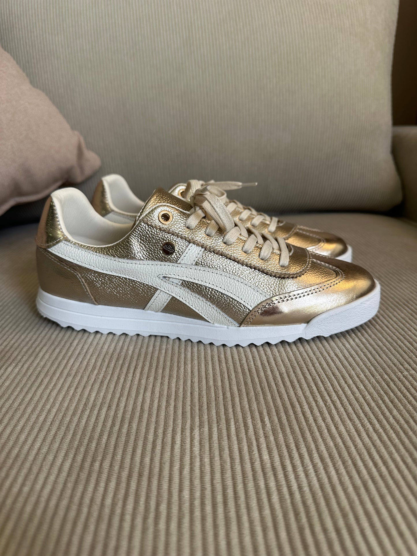 SNEAKER CHIKA - EN CUERO - PARA DAMA - REF:TIGER SHAMPAN