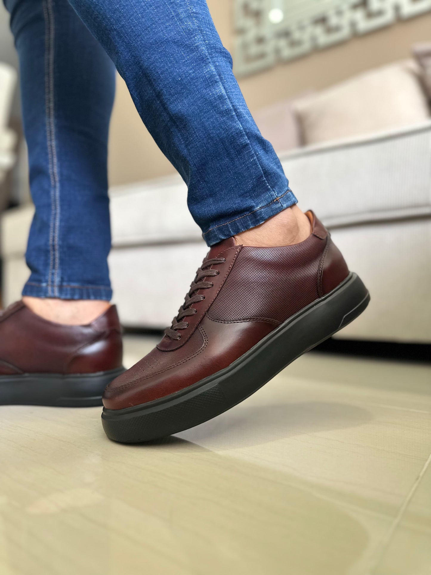 SNEAKERS POU CUERO-SUELA LIVIANA