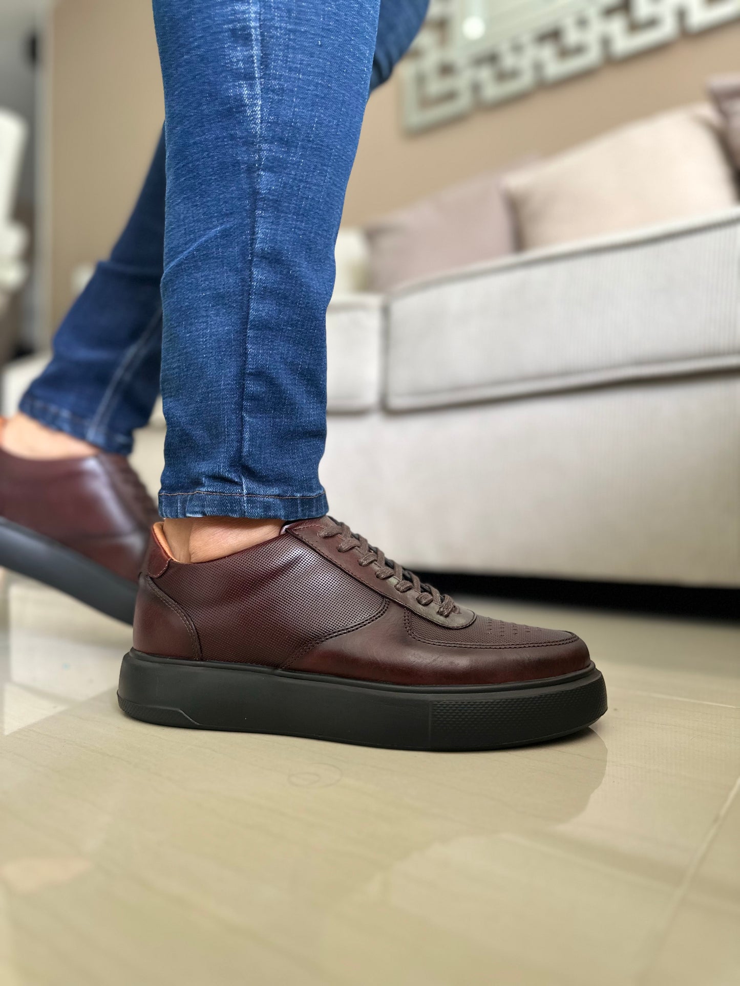 SNEAKERS POU CUERO-SUELA LIVIANA