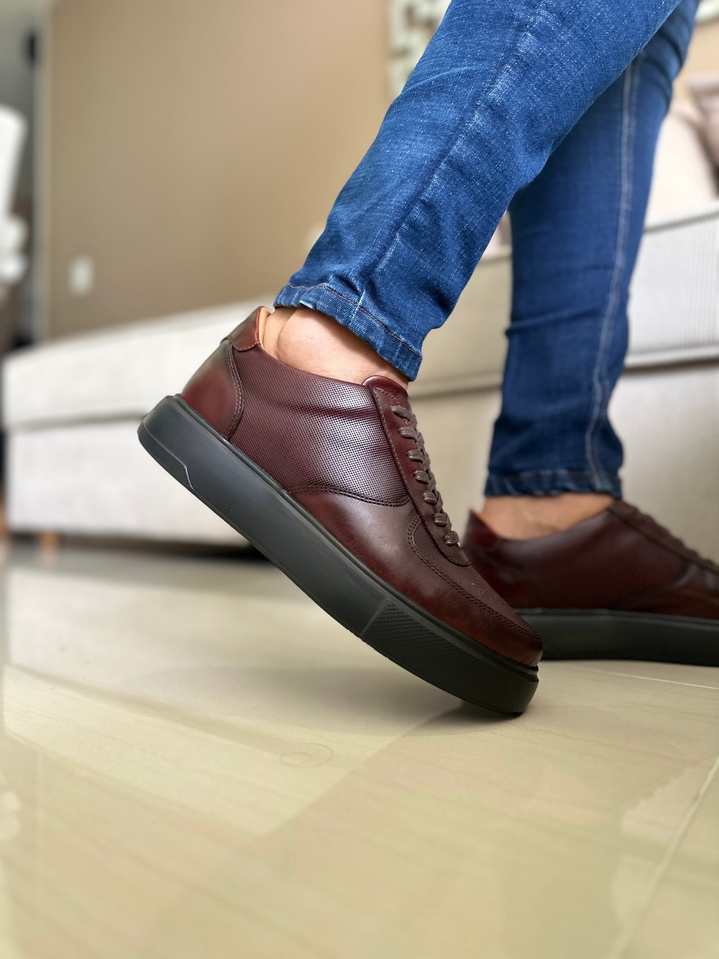 SNEAKERS POU CUERO-SUELA LIVIANA