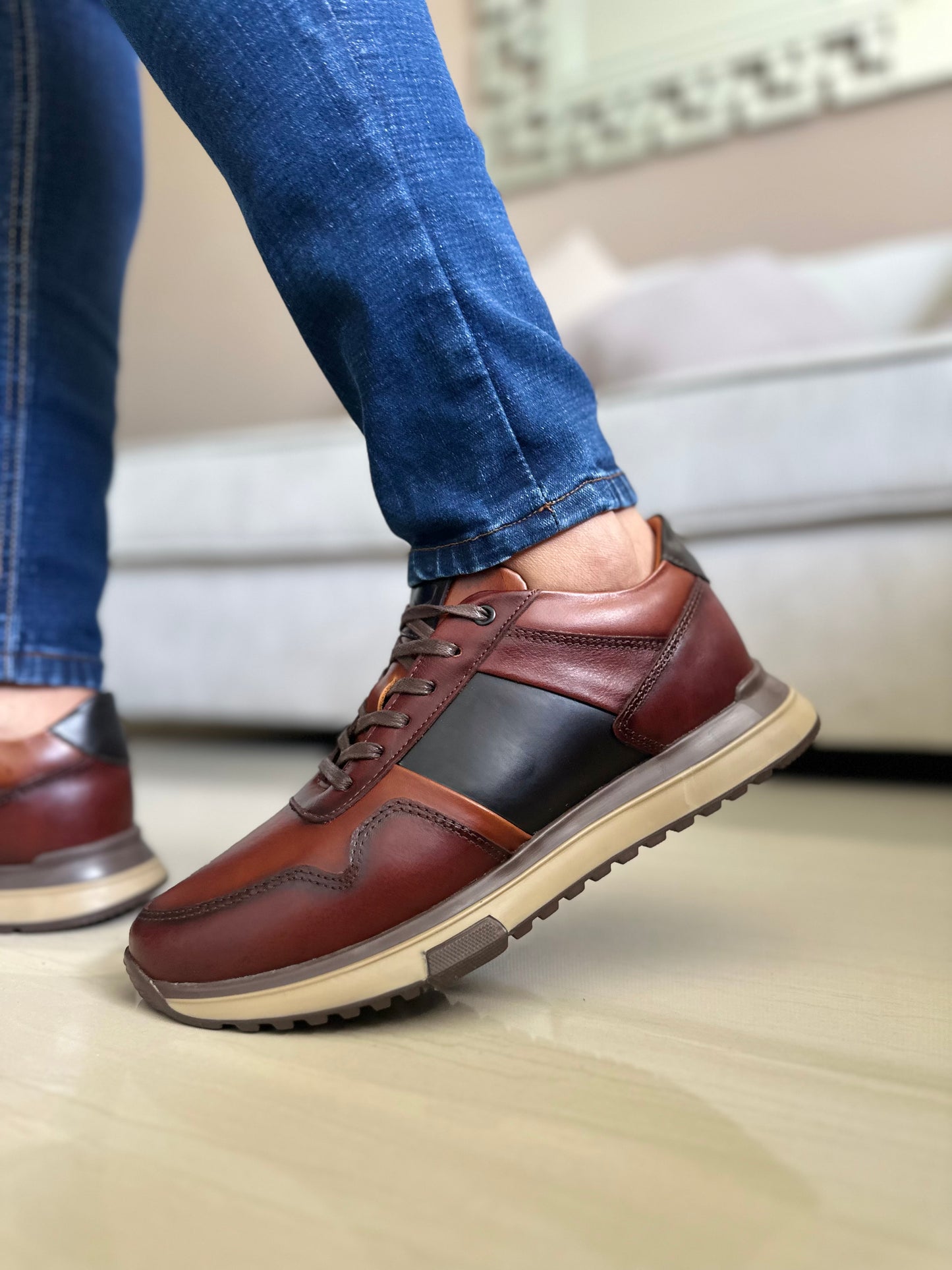 SNEAKERS LOV  EN CUERO CONAC-REF