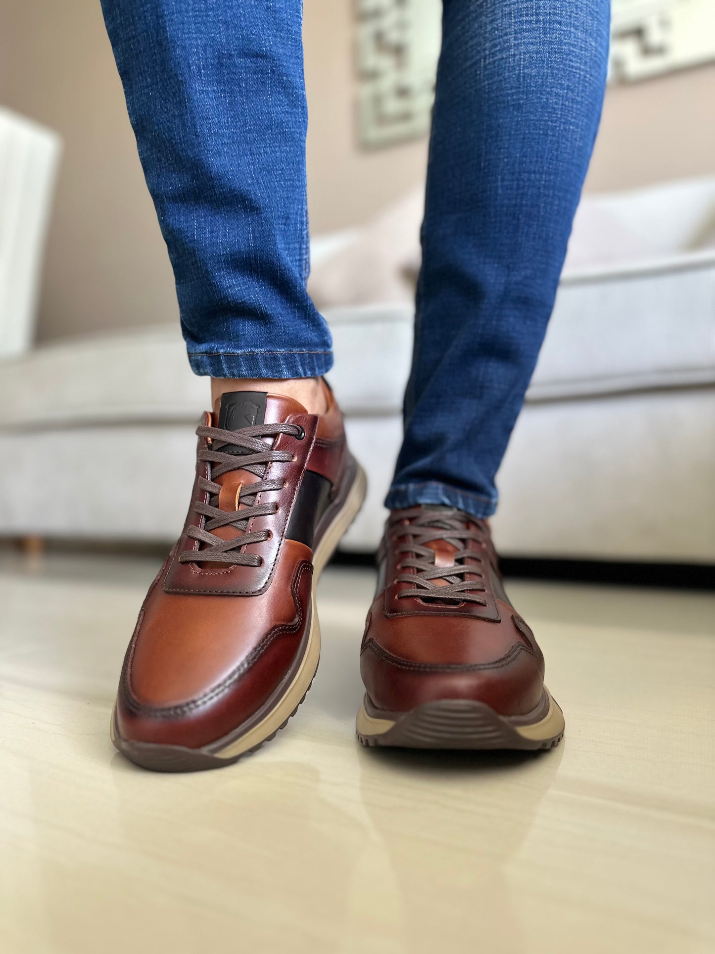 SNEAKERS LOV  EN CUERO CONAC-REF
